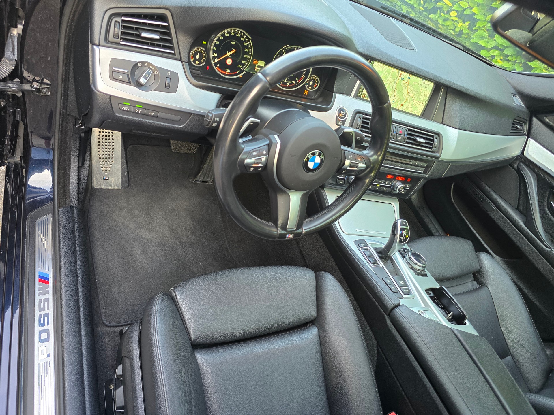 BMW M550d Touring xDrive Steptronic-image-9