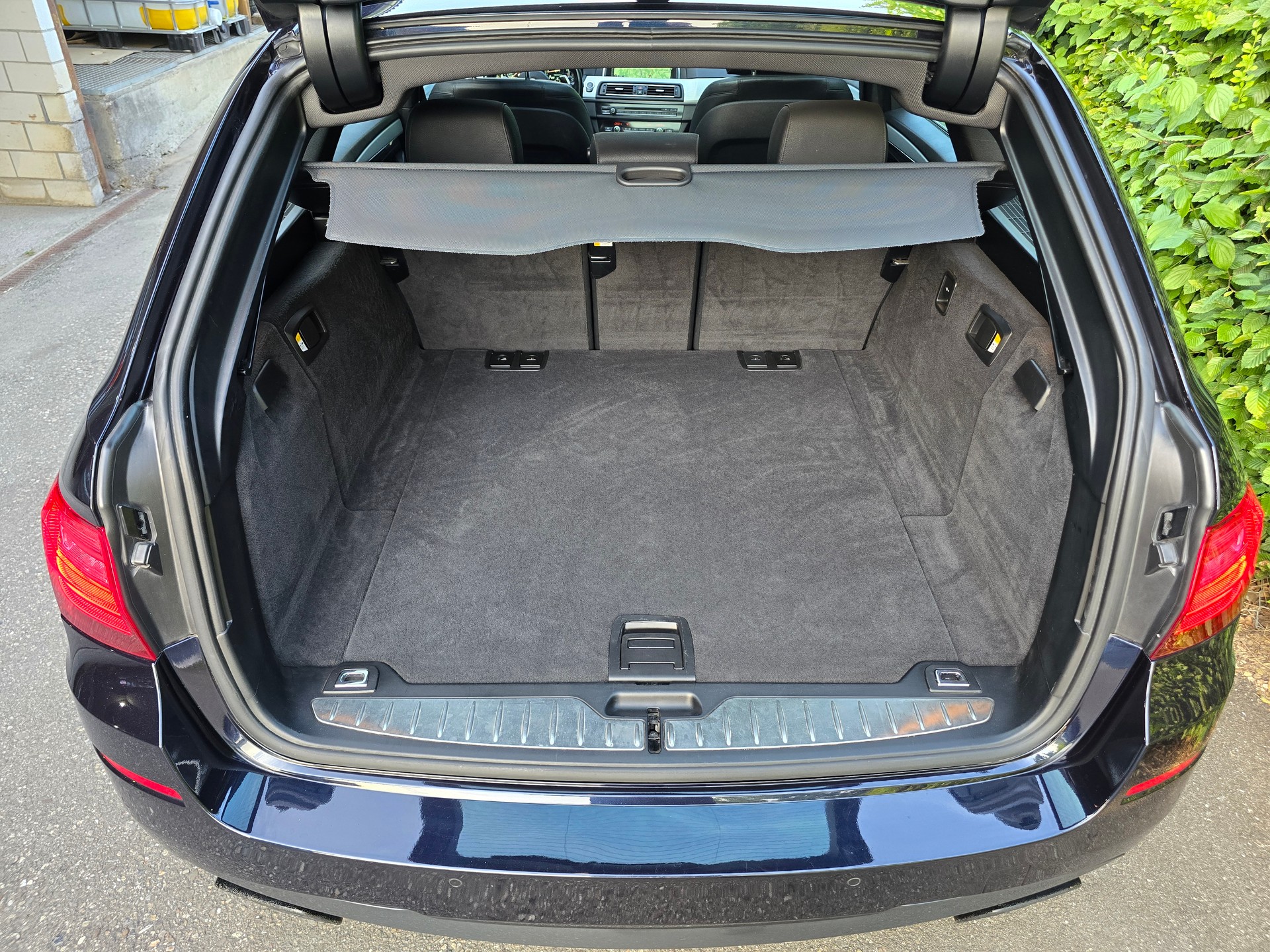BMW M550d Touring xDrive Steptronic-image-14