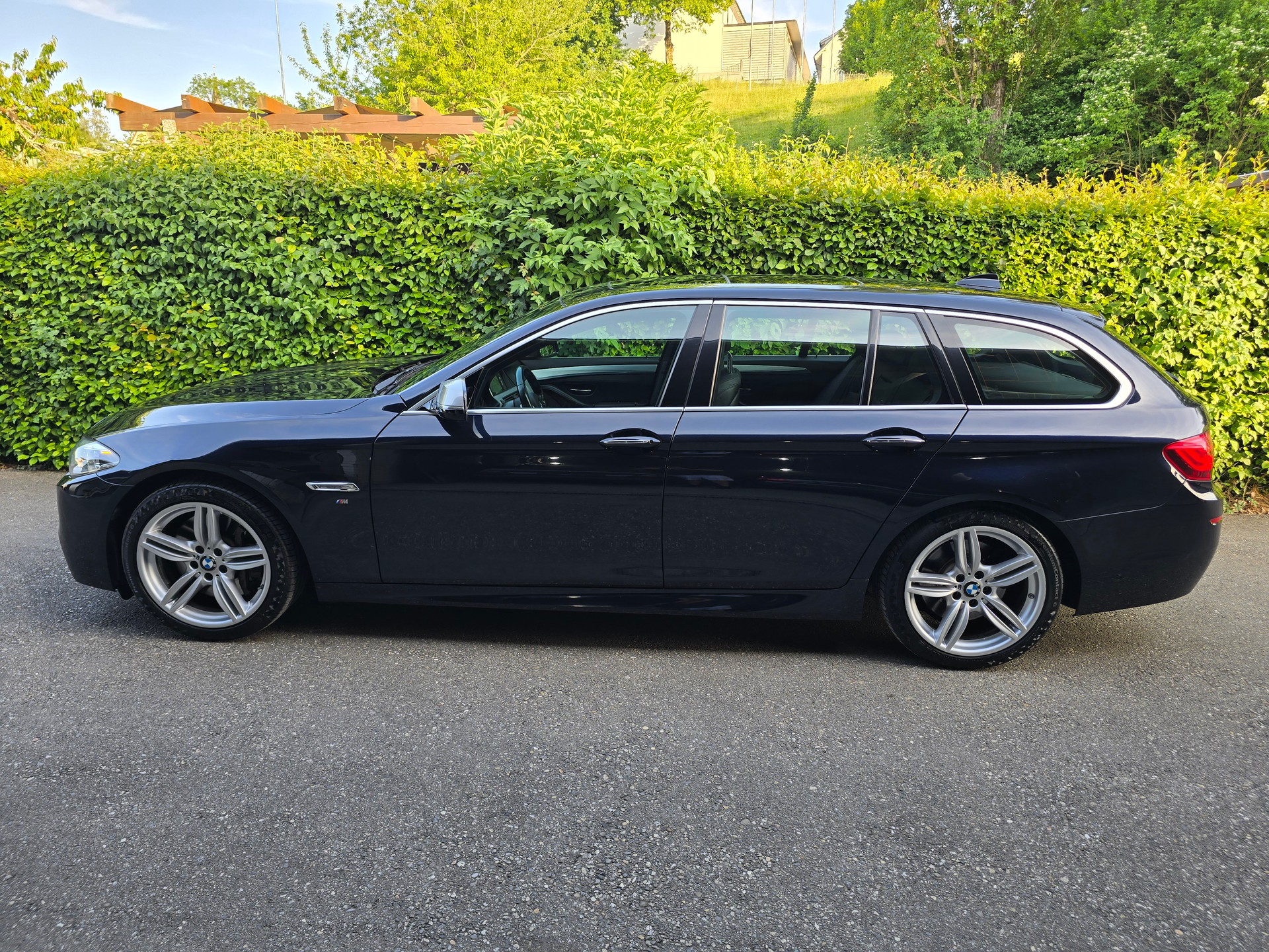 BMW M550d Touring xDrive Steptronic-image-5