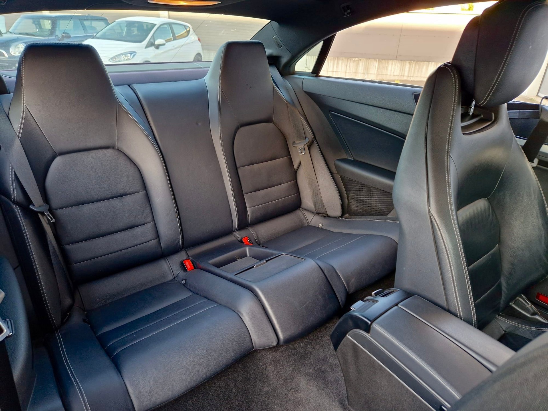 MERCEDES-BENZ E 250 CGI AMG Line Automatic-image-8