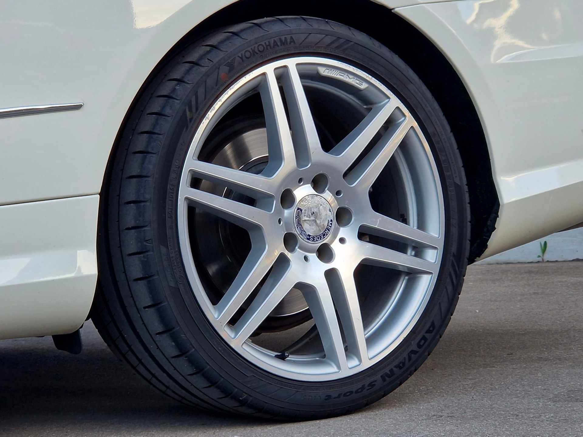 MERCEDES-BENZ E 250 CGI AMG Line Automatic-image-13