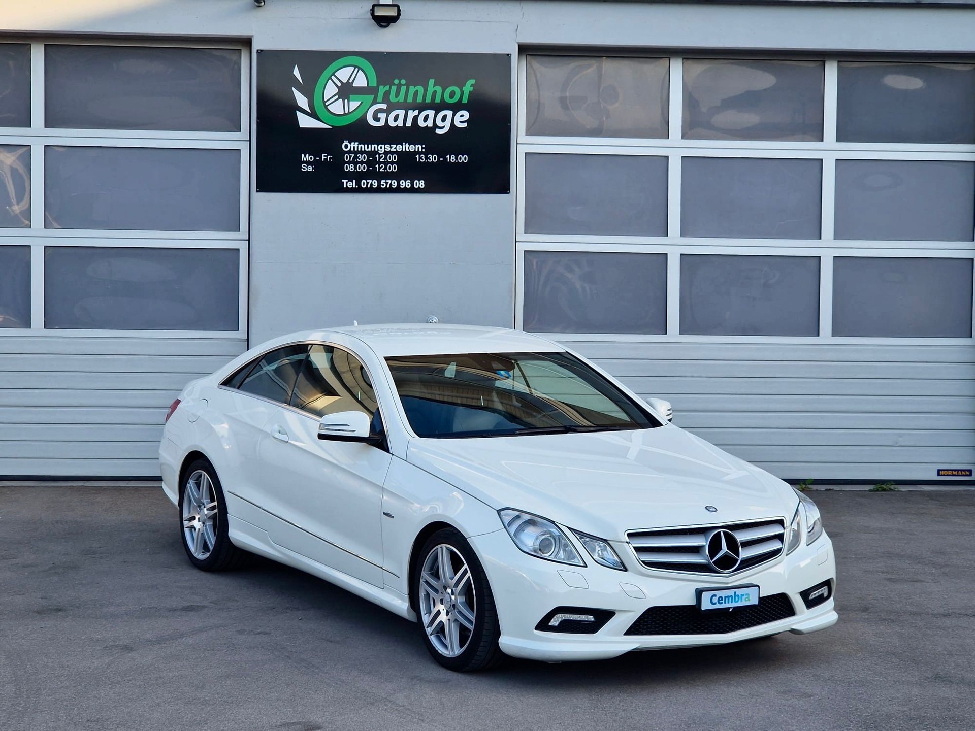 MERCEDES-BENZ E 250 CGI AMG Line Automatic-image-1