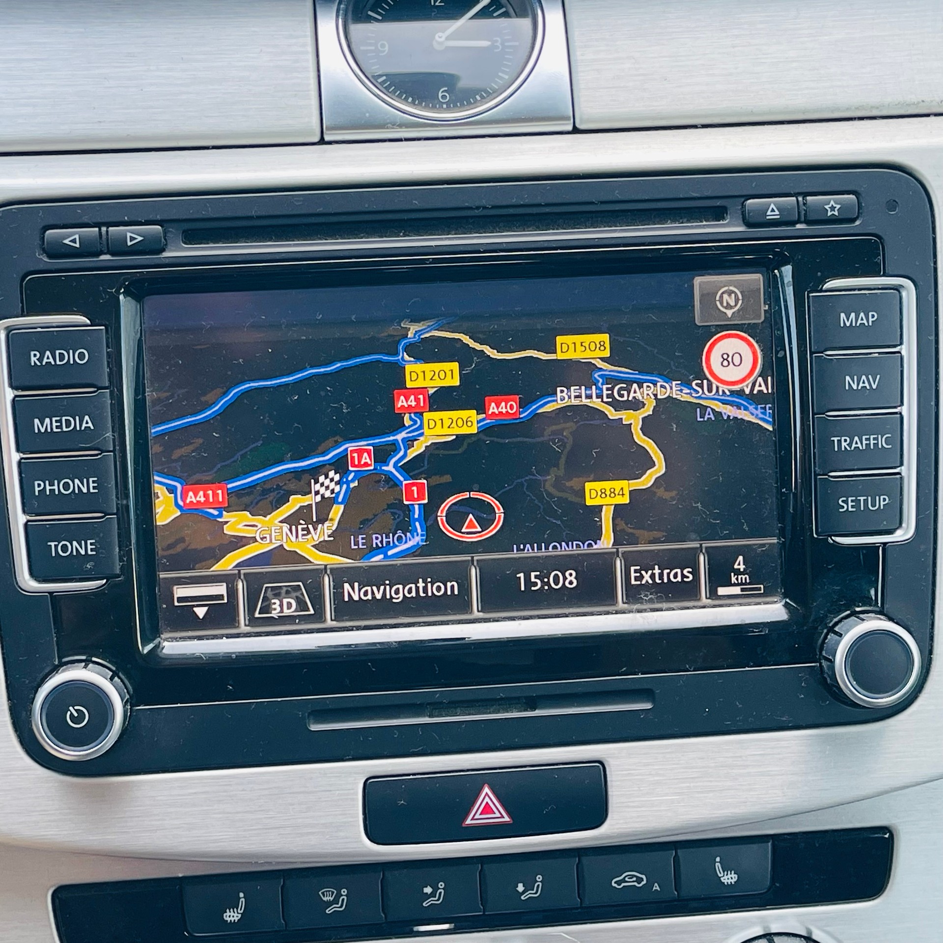 VW Passat Variant 2.0 TSI Highline DSG-image-12
