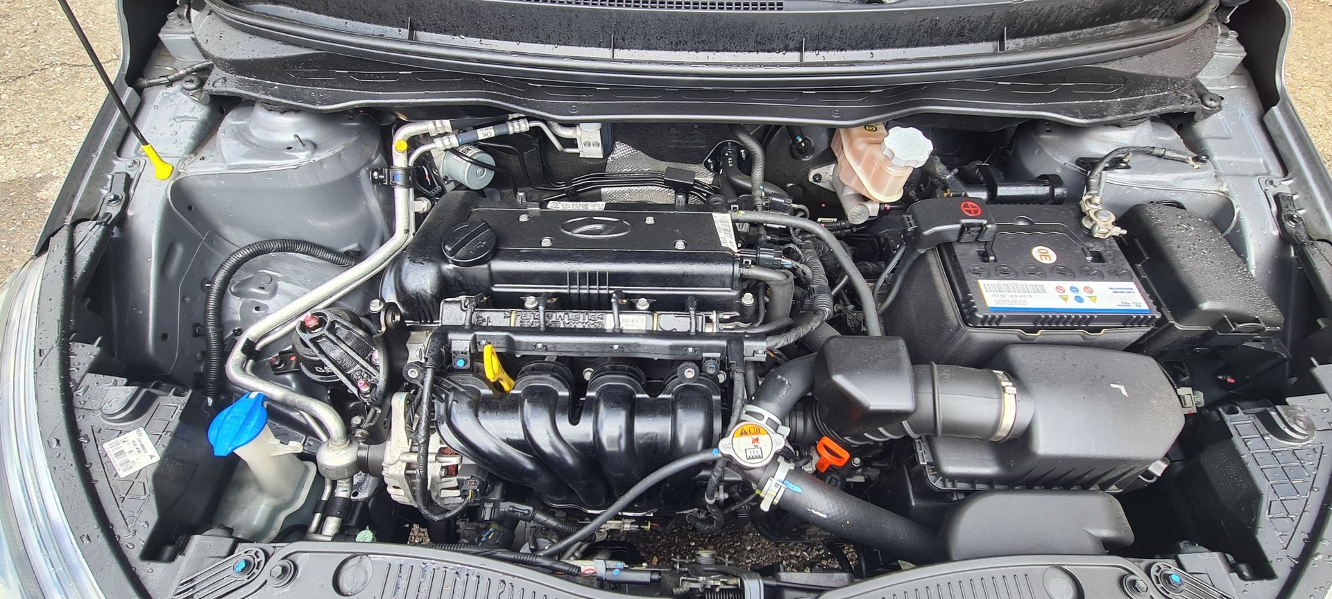 HYUNDAI i20 1.4 Style Automatic-image-30