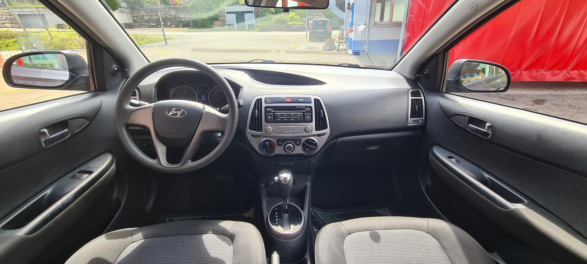 HYUNDAI i20 1.4 Style Automatic-image-14