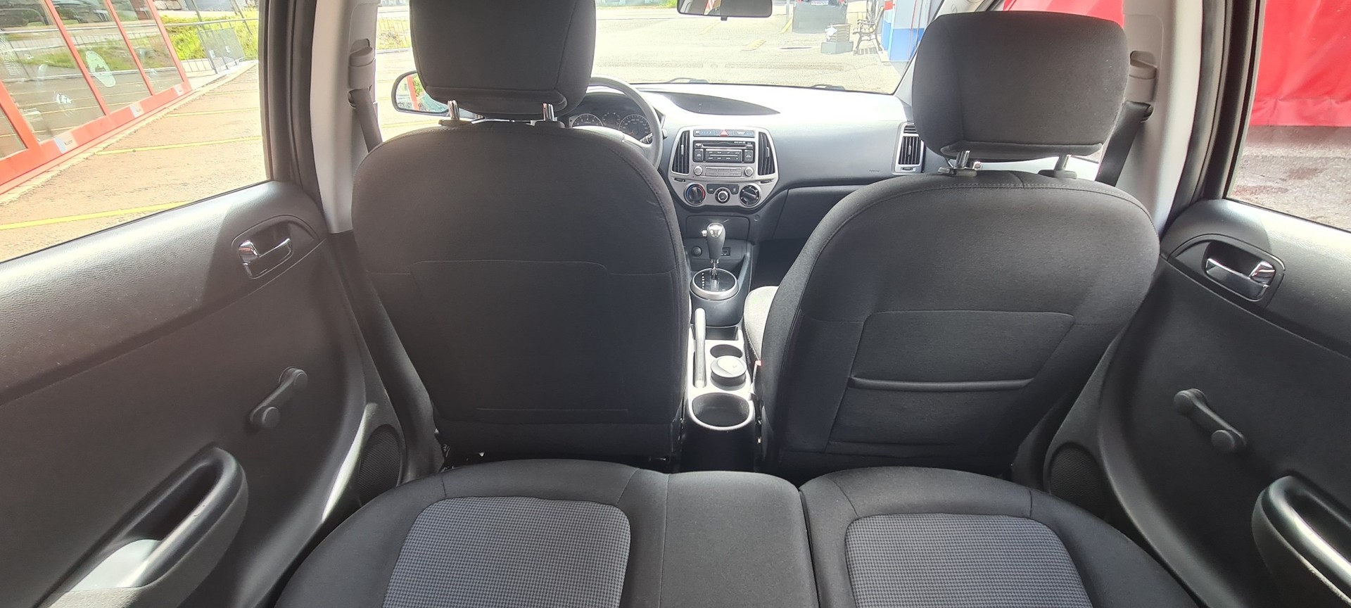 HYUNDAI i20 1.4 Style Automatic-image-10