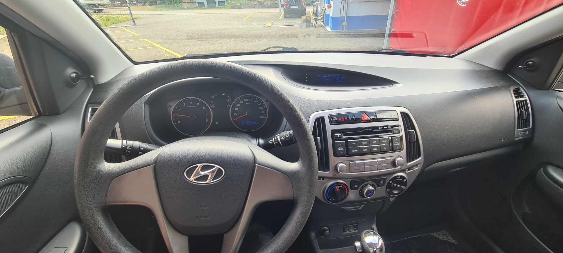 HYUNDAI i20 1.4 Style Automatic-image-26