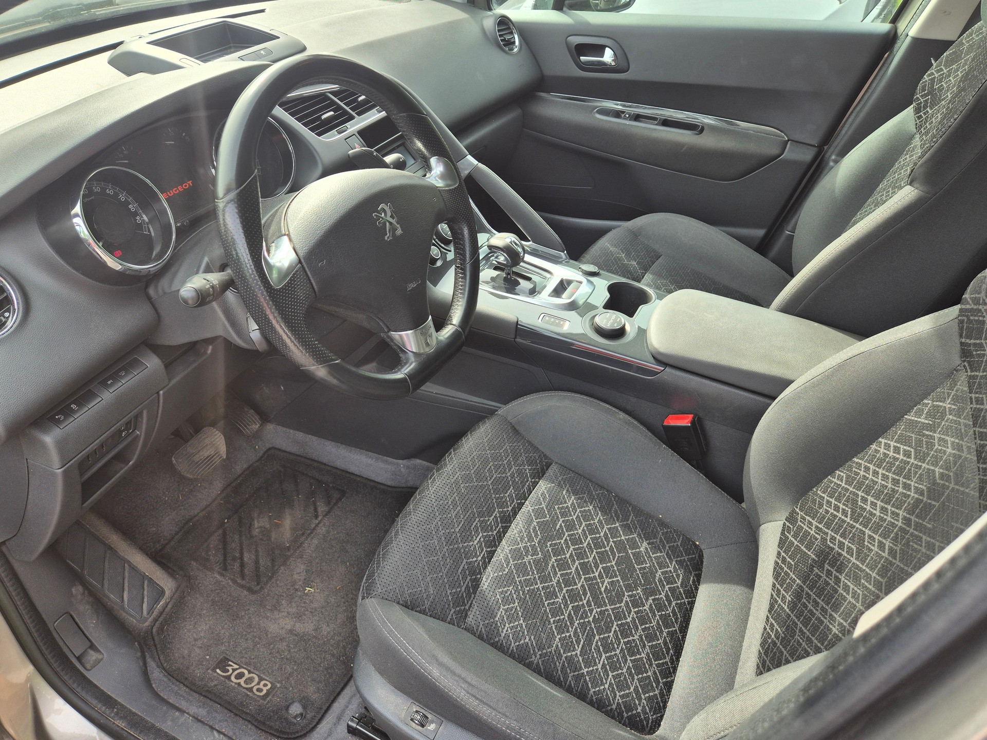 PEUGEOT 3008 HYbrid4 2.0 HDI Low CO2 ETG6-image-6