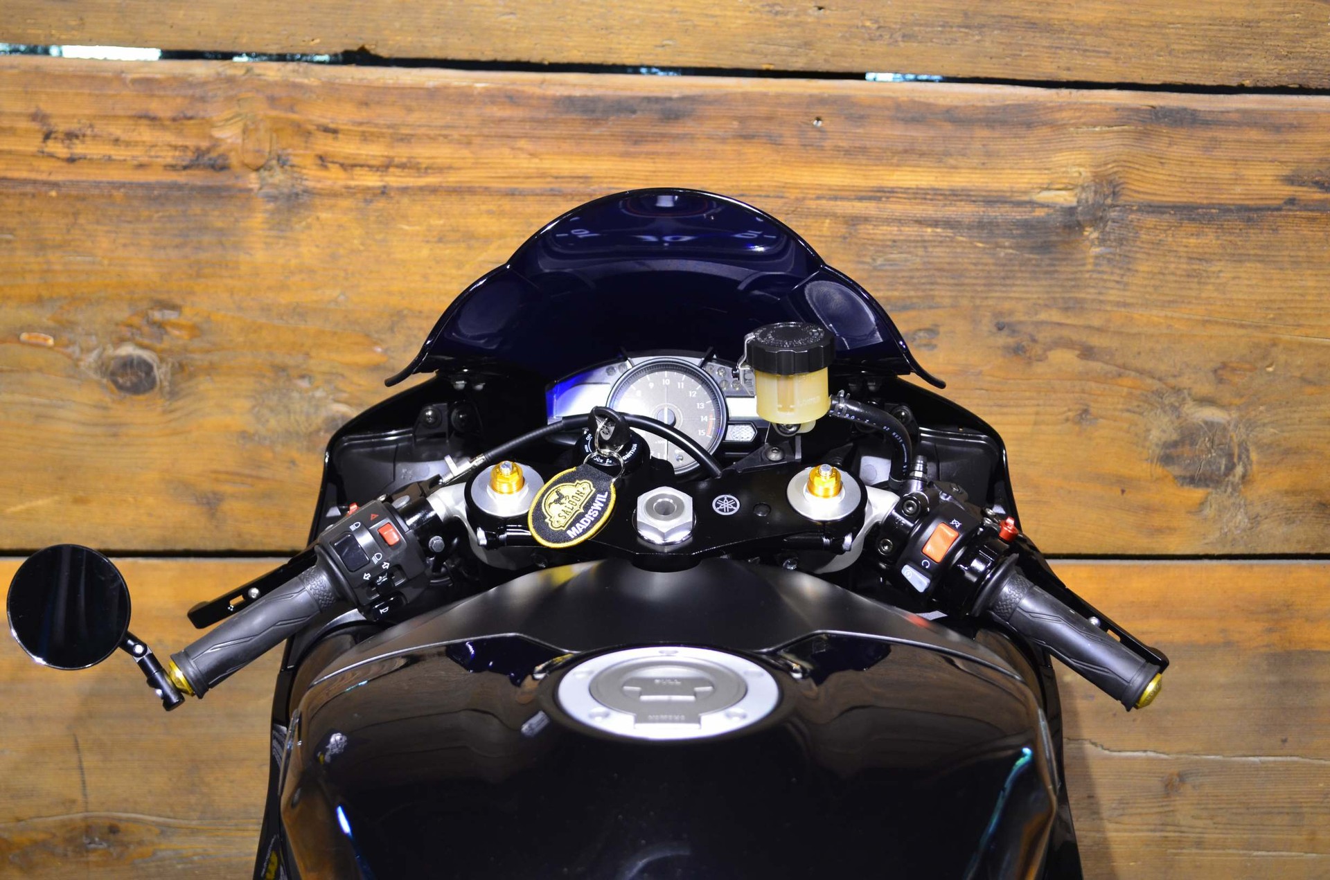 YAMAHA YZF-R1-image-2