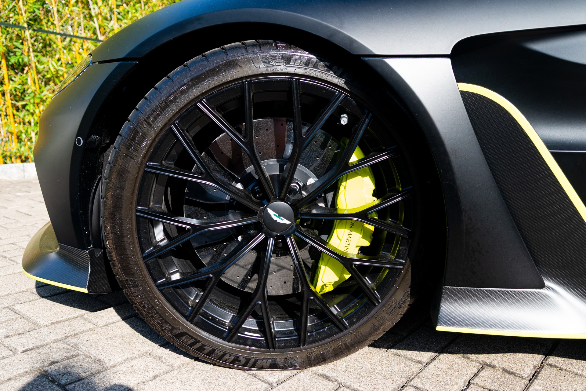 ASTON MARTIN V12 Vantage Roadster No. 77/249-image-6