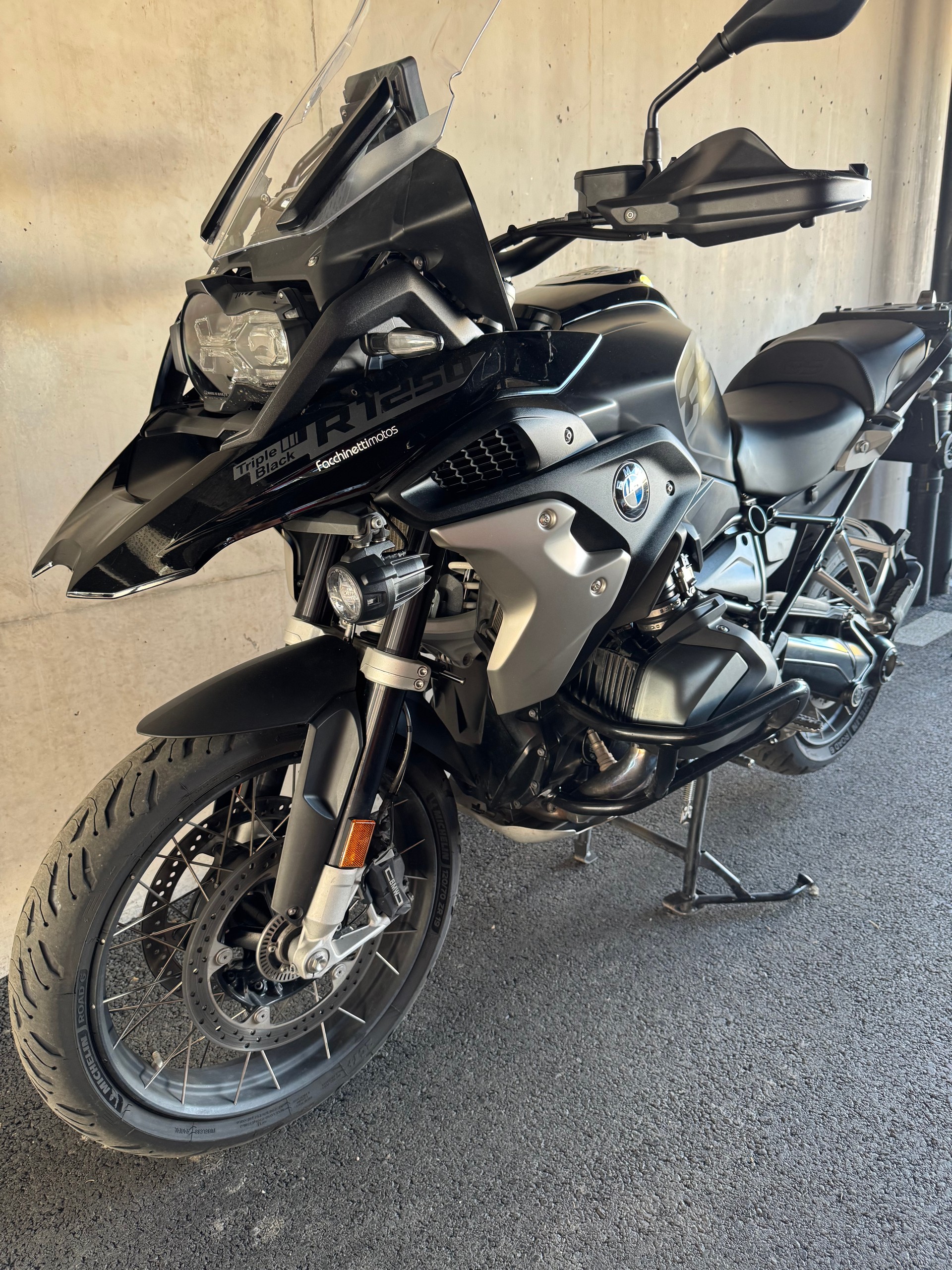BMW R 1250 GS-image-0