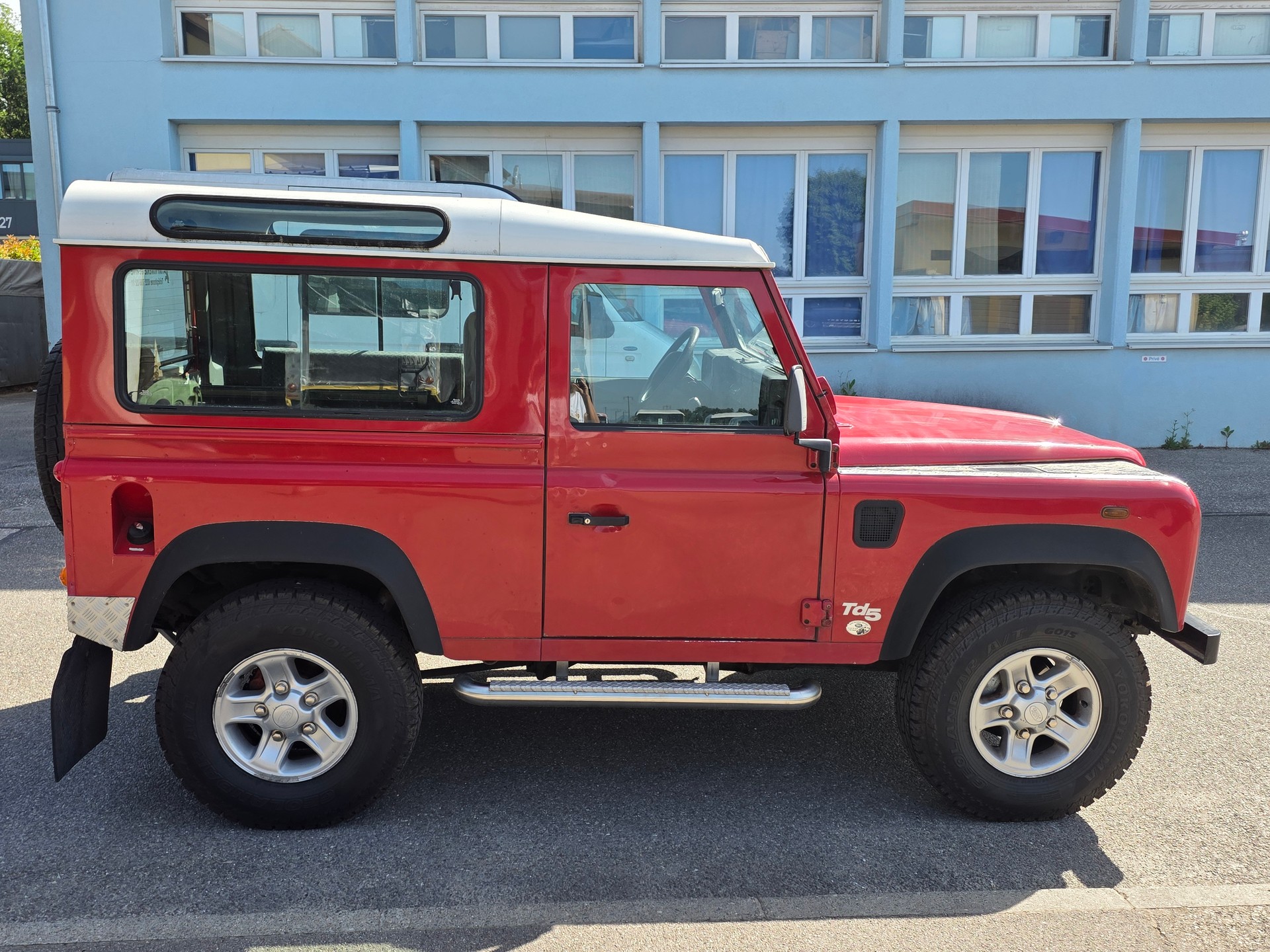 LAND ROVER Defender 90 SW 2.5 Td5-image-5