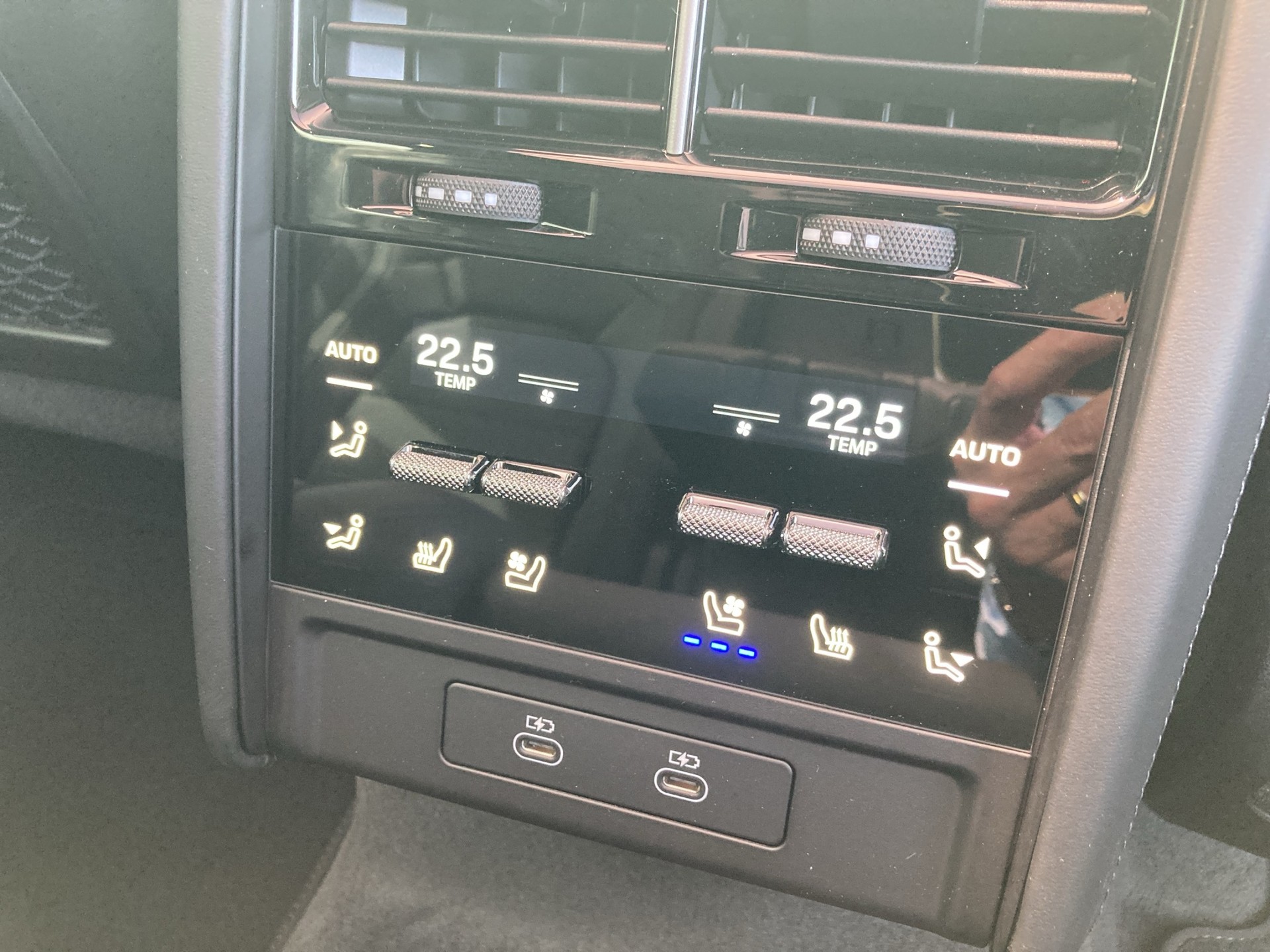 PORSCHE Cayenne Electric 113 kWh-image-21