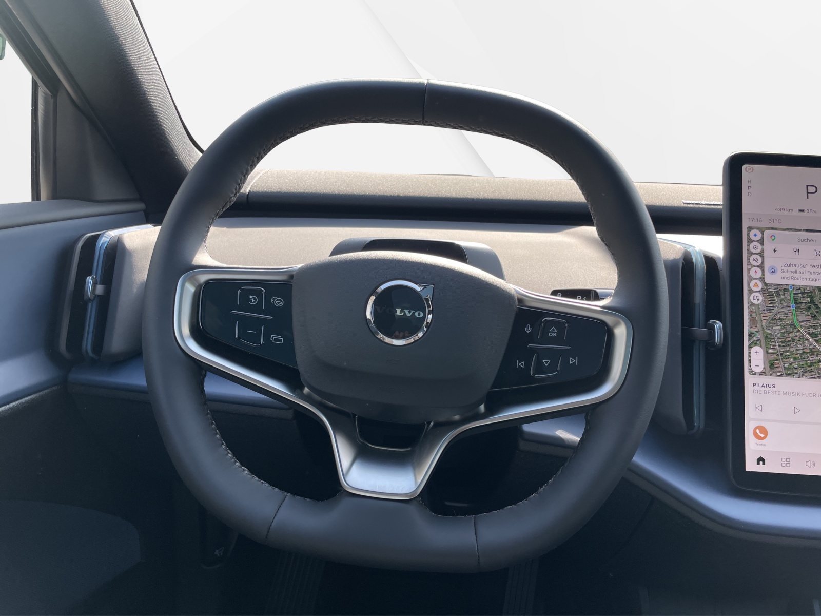 VOLVO EX 30 E60 Twin Ultra Performance Sw. Black Ed. AWD-image-11