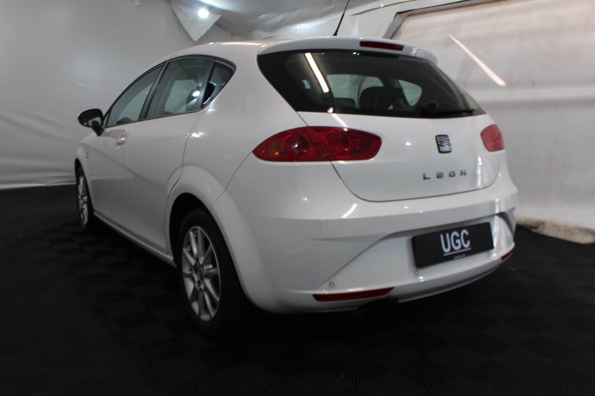 SEAT Leon 1.8 TSI Style DSG-showroom-element-3