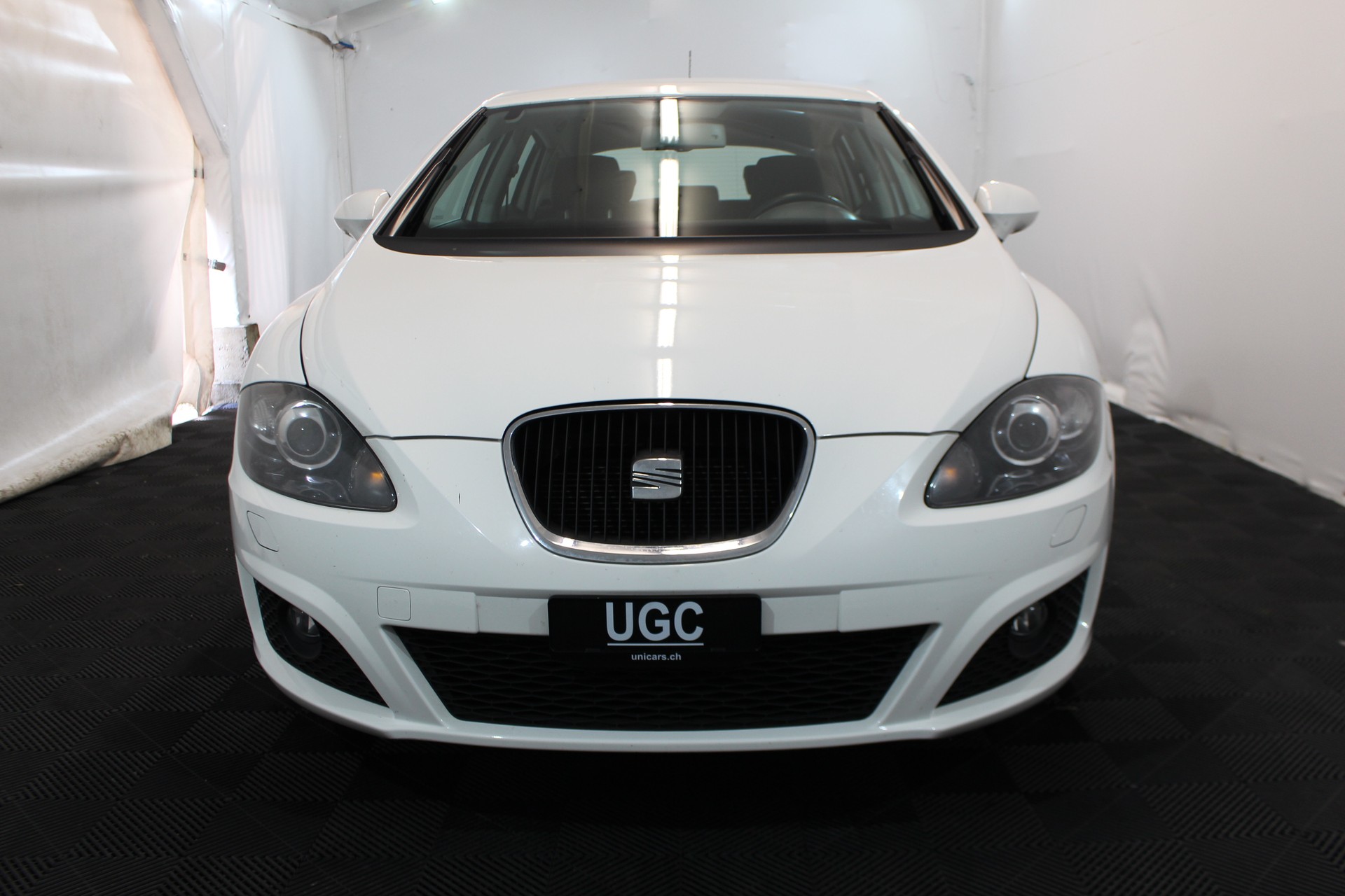 SEAT Leon 1.8 TSI Style DSG-showroom-element-1