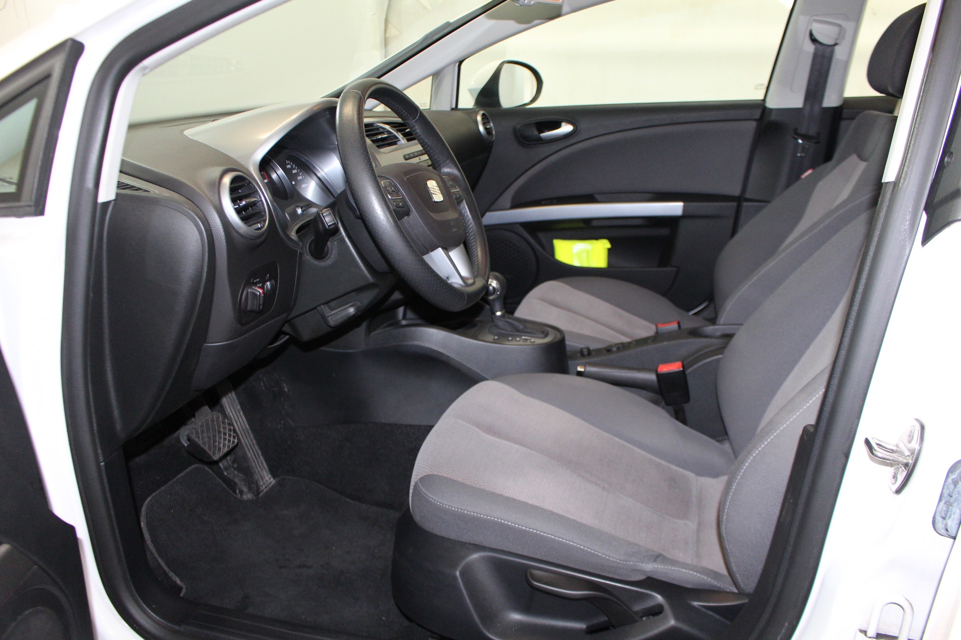 SEAT Leon 1.8 TSI Style DSG-image-6