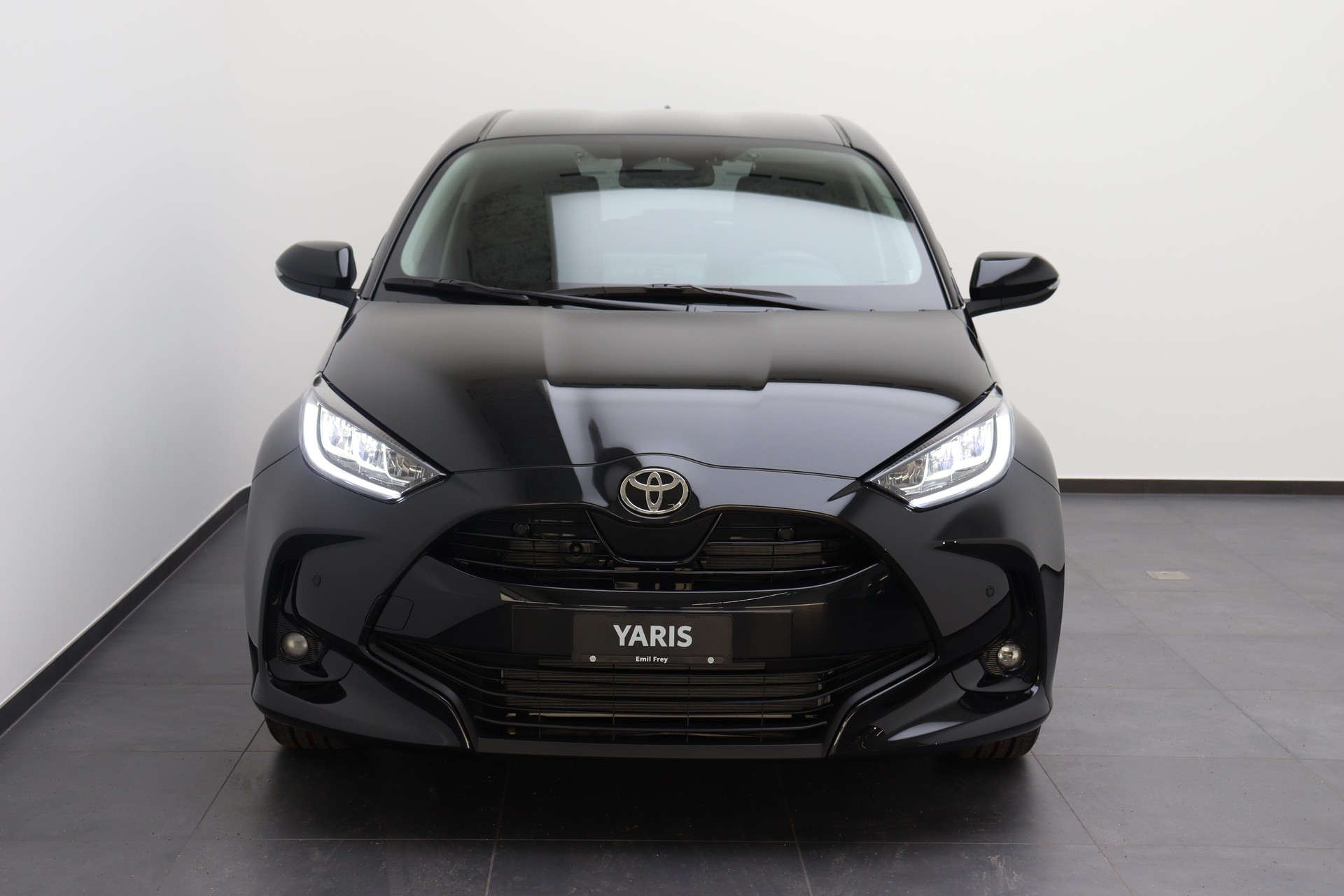 TOYOTA Yaris 1.5 VVT-i HSD Trend-image-4