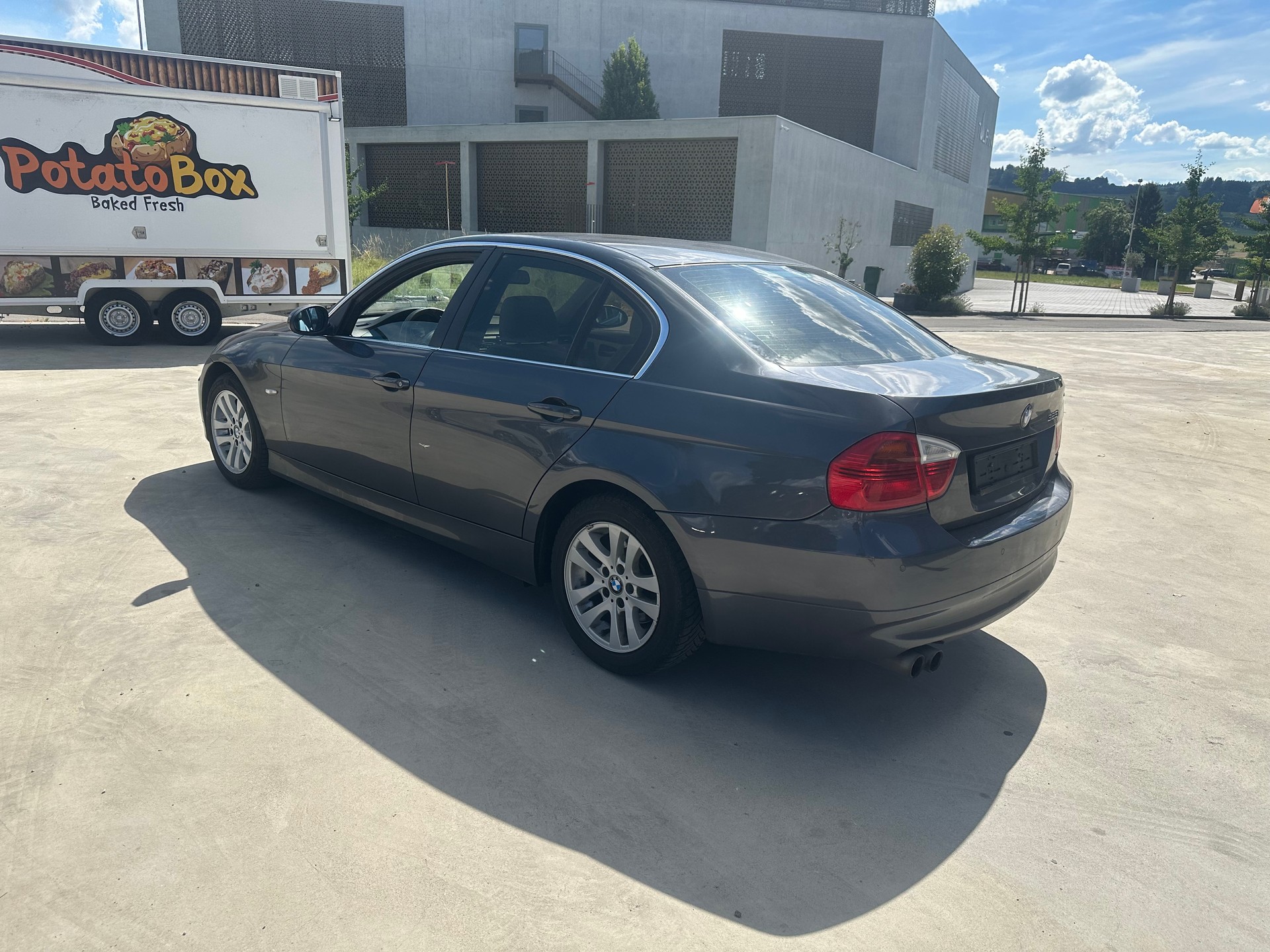 BMW 325i Steptronic-image-7