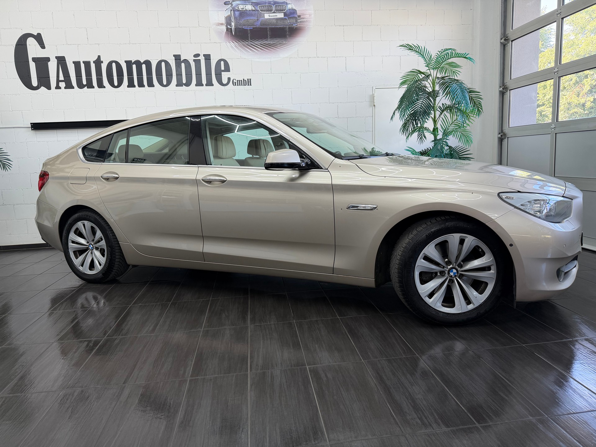 BMW 530d GT Steptronic-showroom-element-3