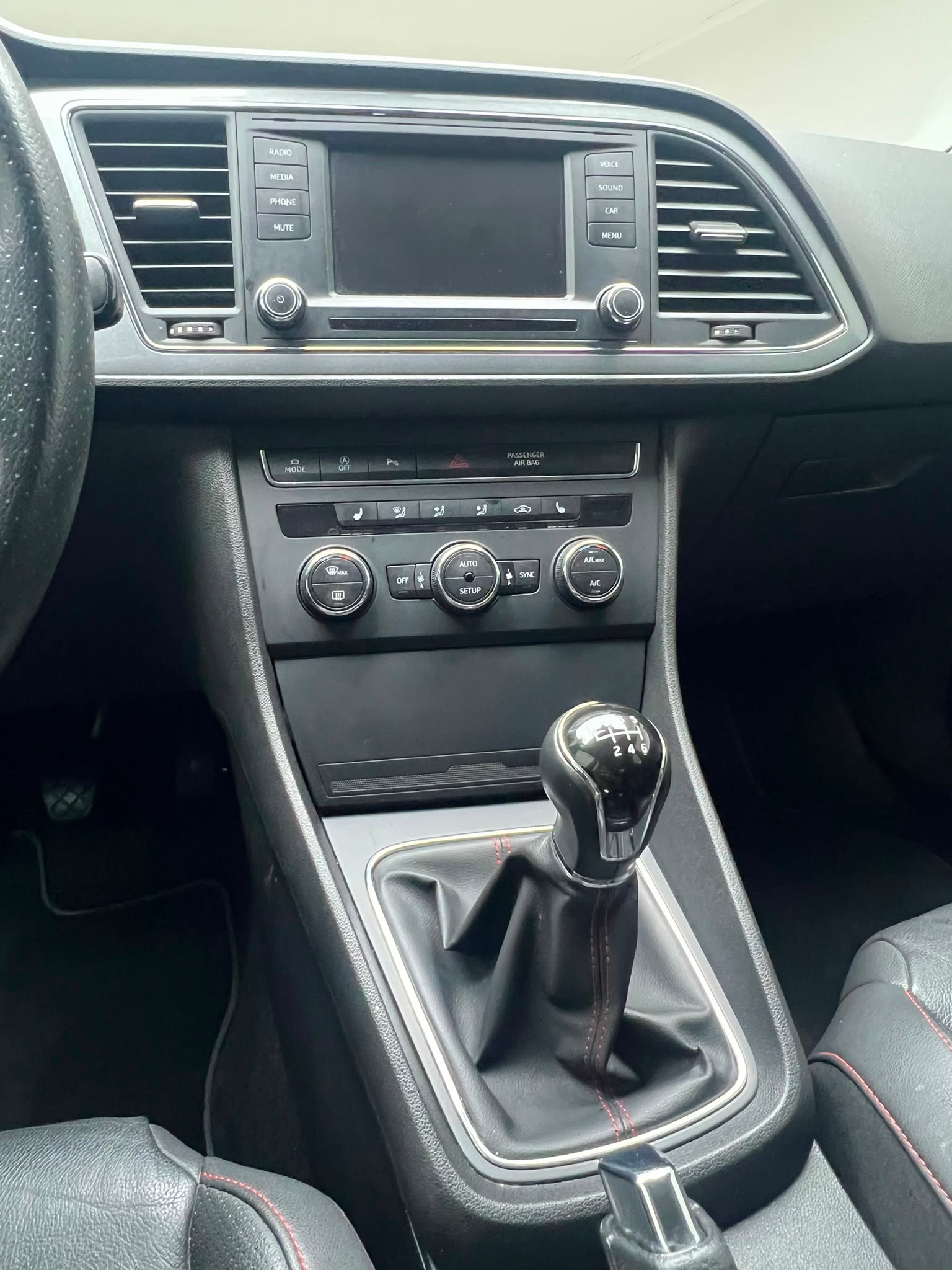 SEAT Leon 1.8 TSI FR-image-13