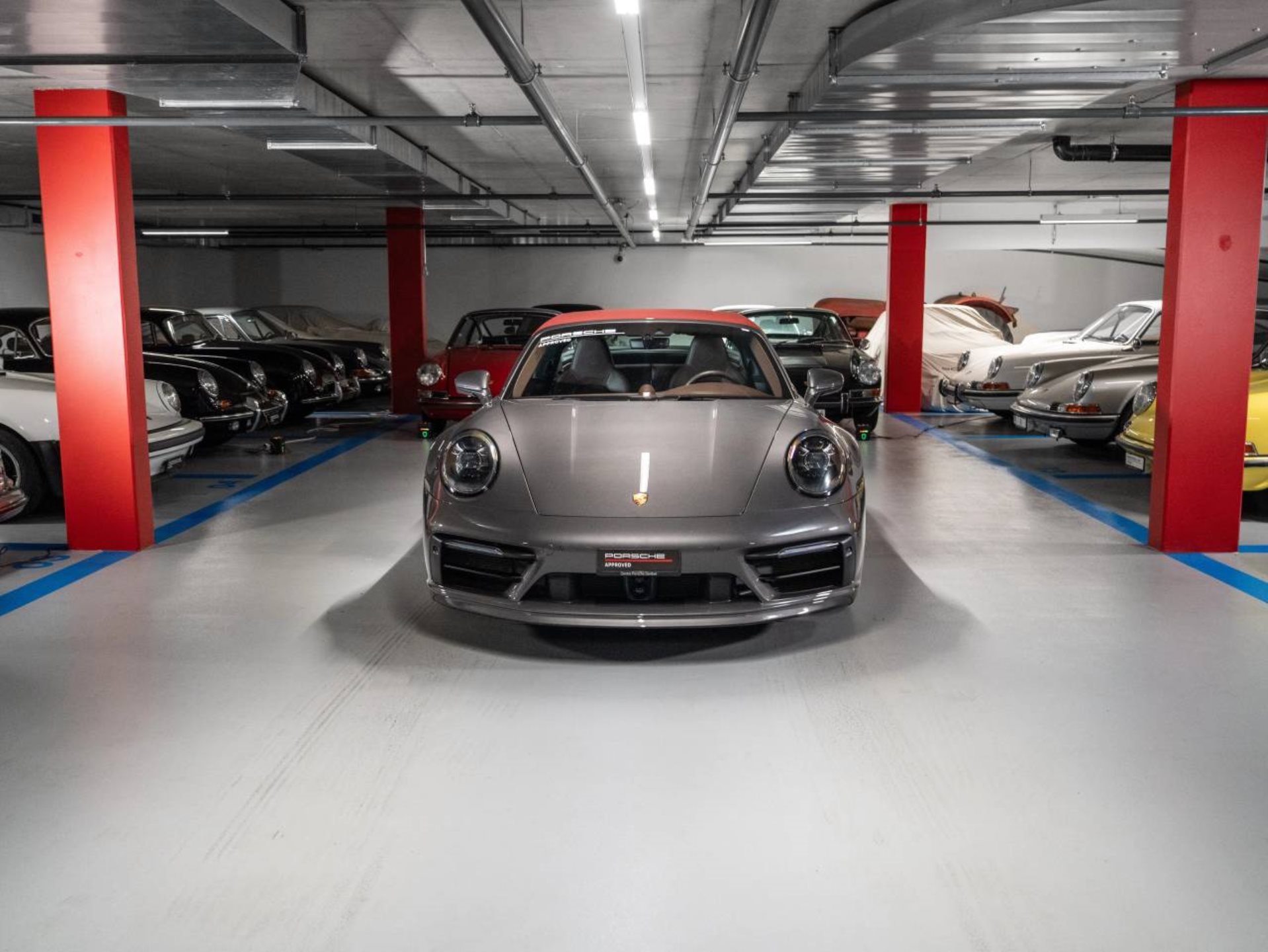 PORSCHE 911 Targa 4S (MY21)-showroom-element-1