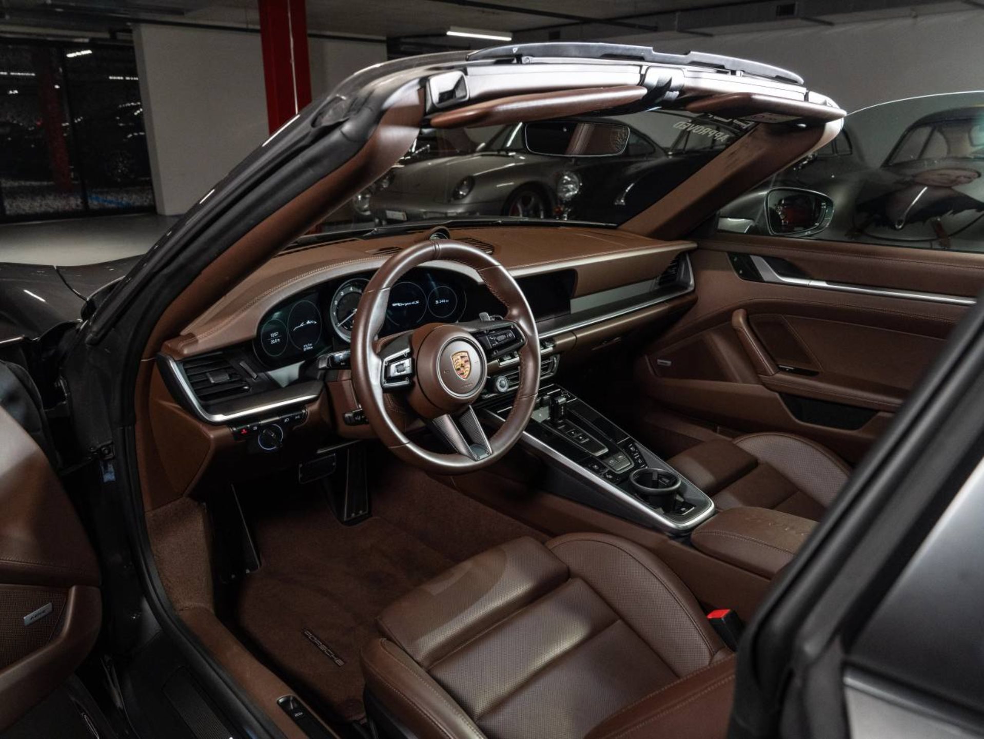 PORSCHE 911 Targa 4S (MY21)-showroom-element-3