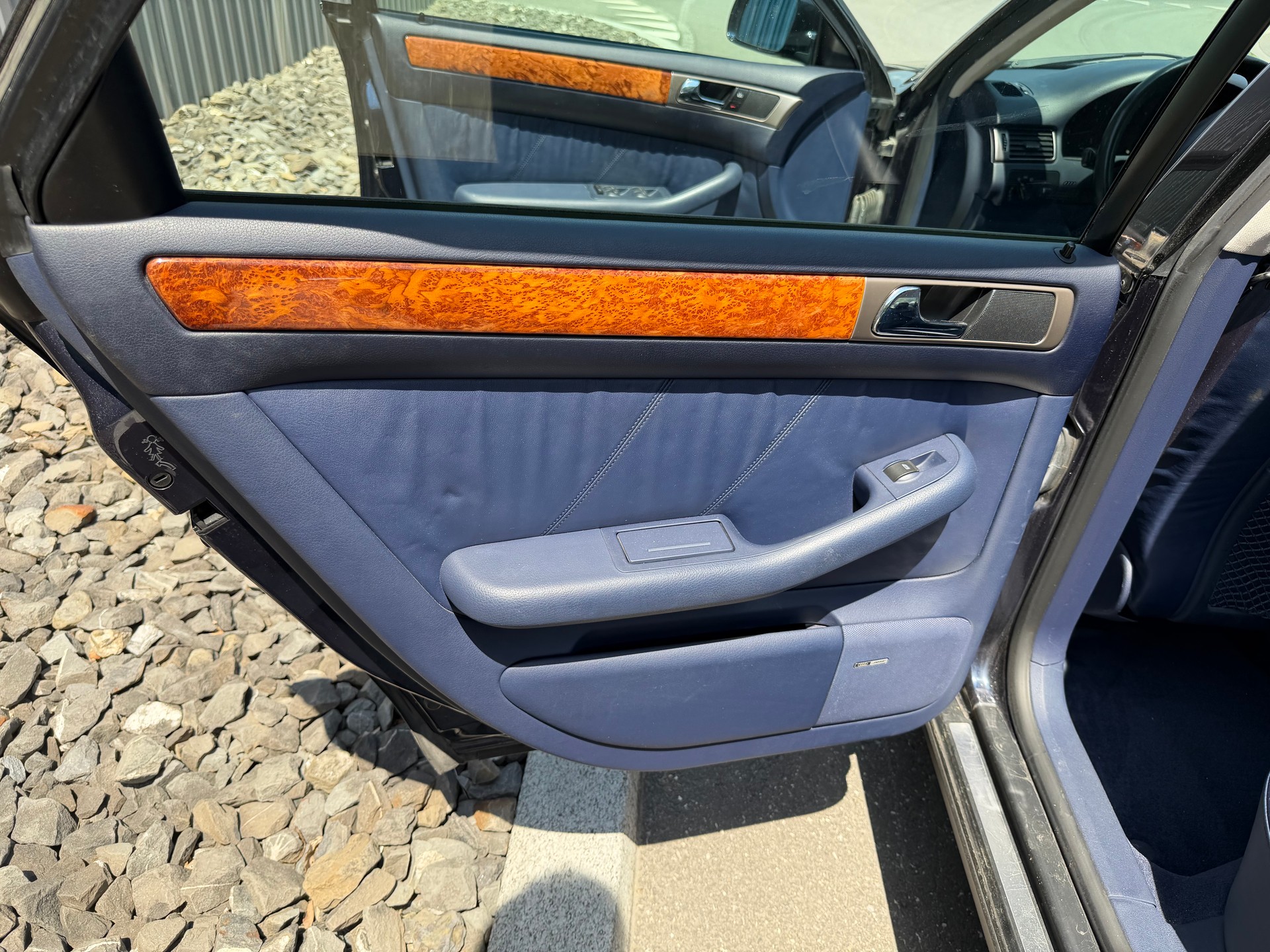 AUDI A6 2.4 quattro Advance-image-50