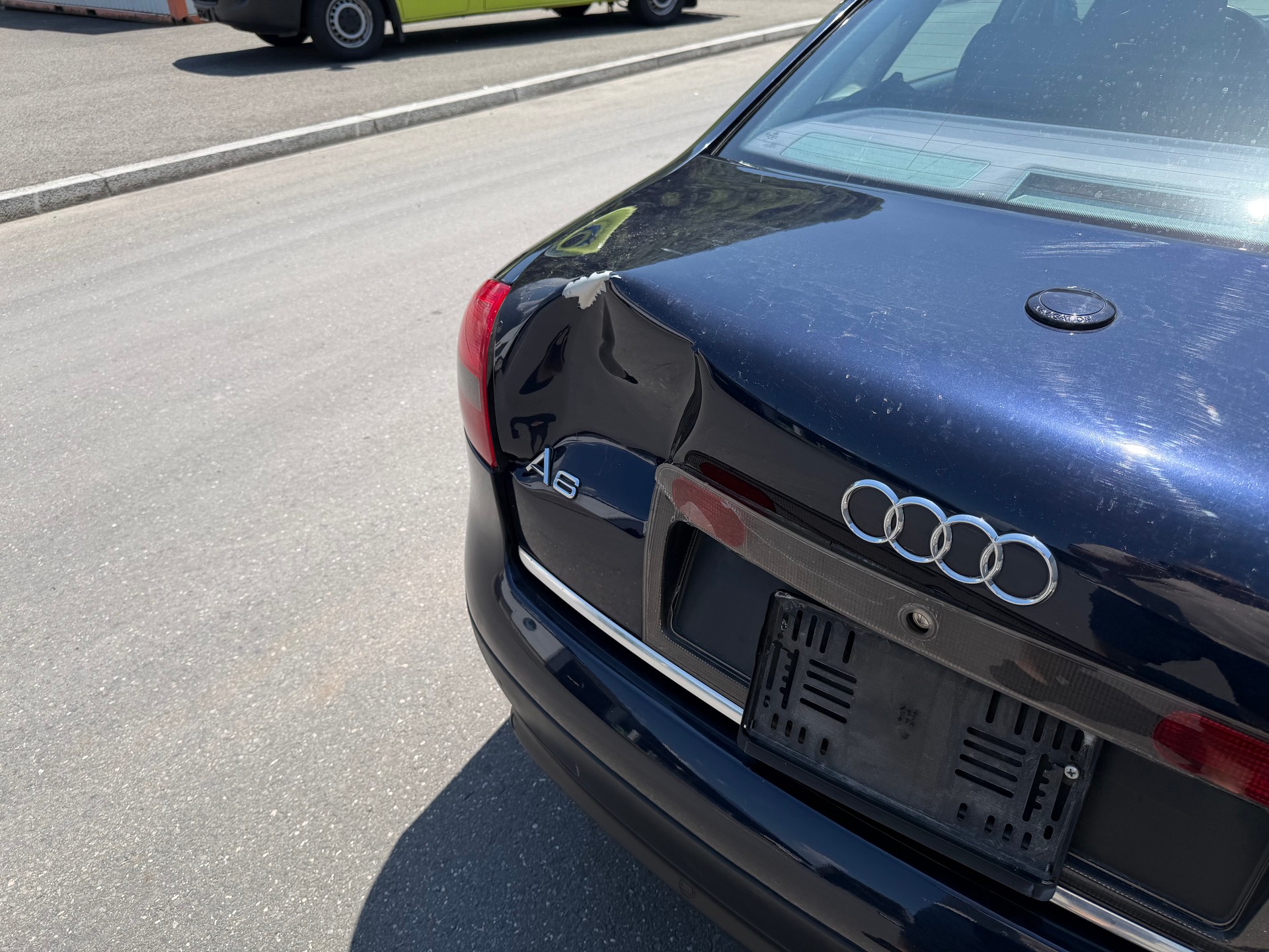 AUDI A6 2.4 quattro Advance-showroom-element-3