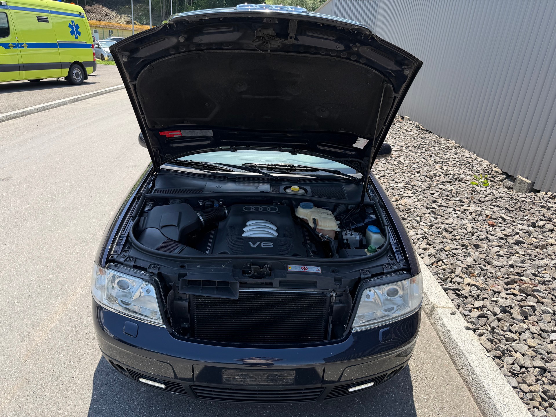 AUDI A6 2.4 quattro Advance-image-49
