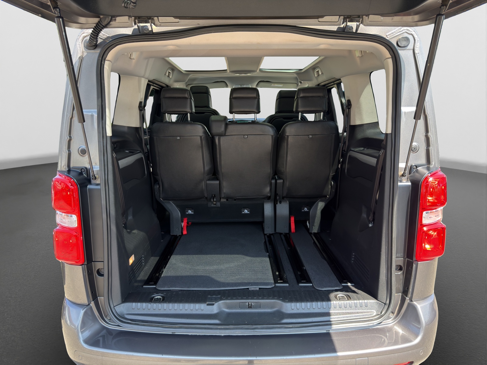 CITROEN Spacetourer 2.0 BlueHDi Shine XS EAT-image-14