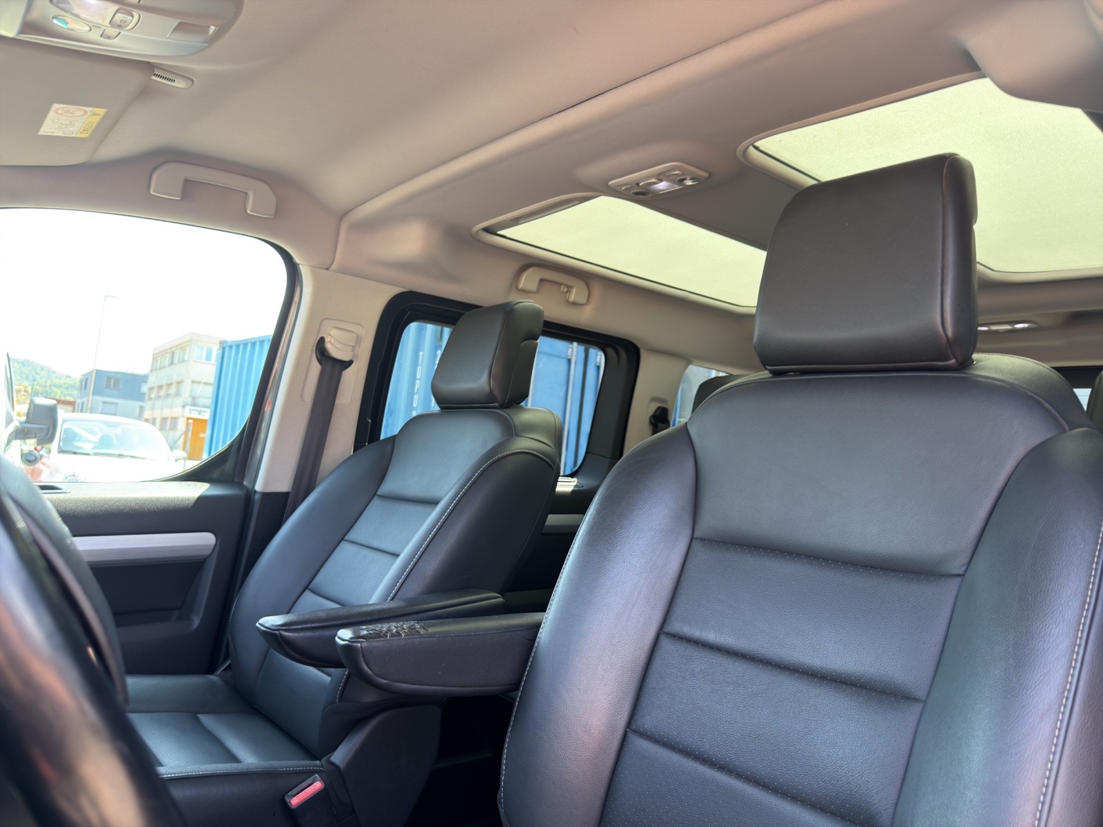 CITROEN Spacetourer 2.0 BlueHDi Shine XS EAT-image-9