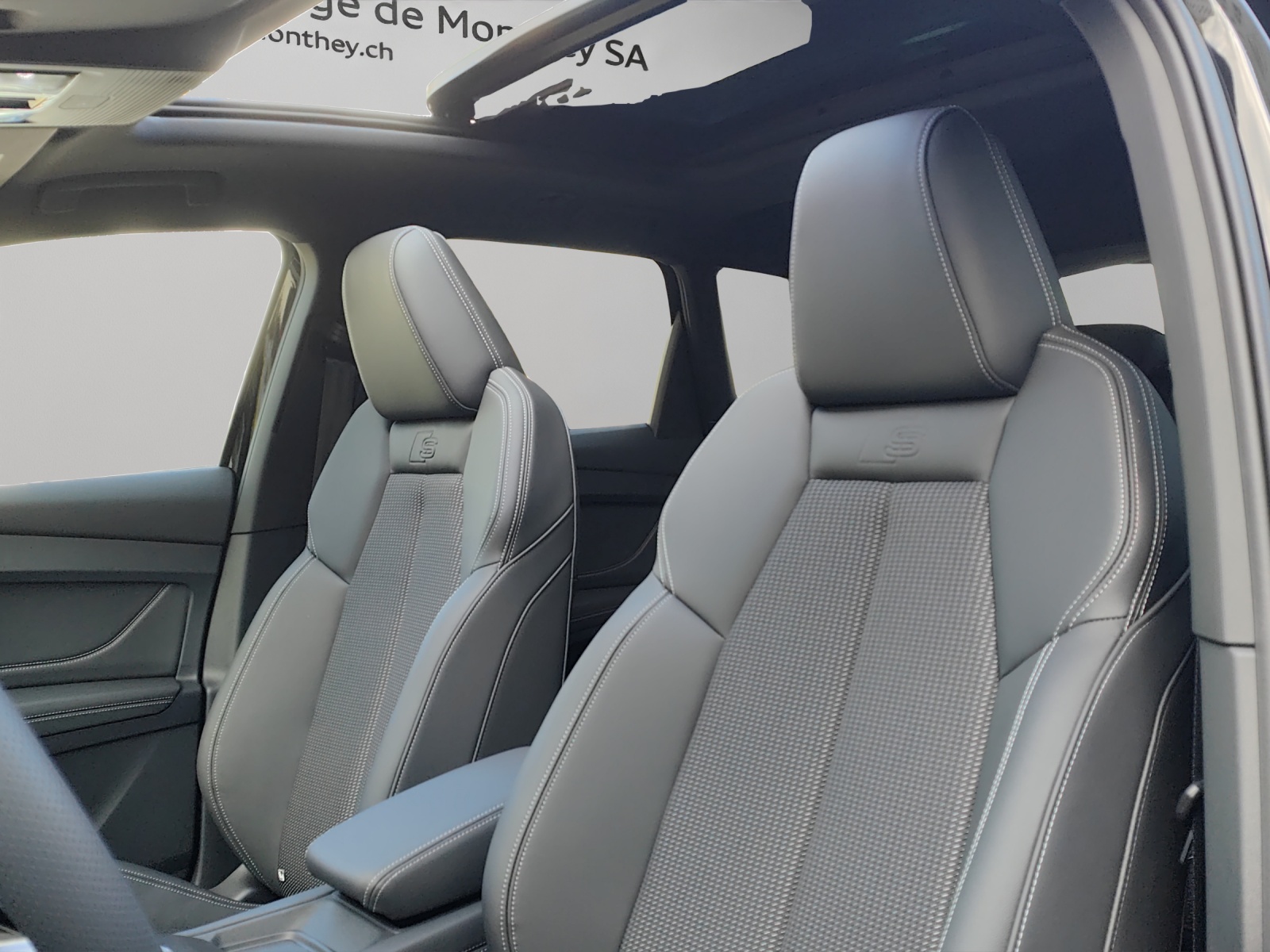 AUDI Q4 e-tron SUV quattro performance Attraction-image-9