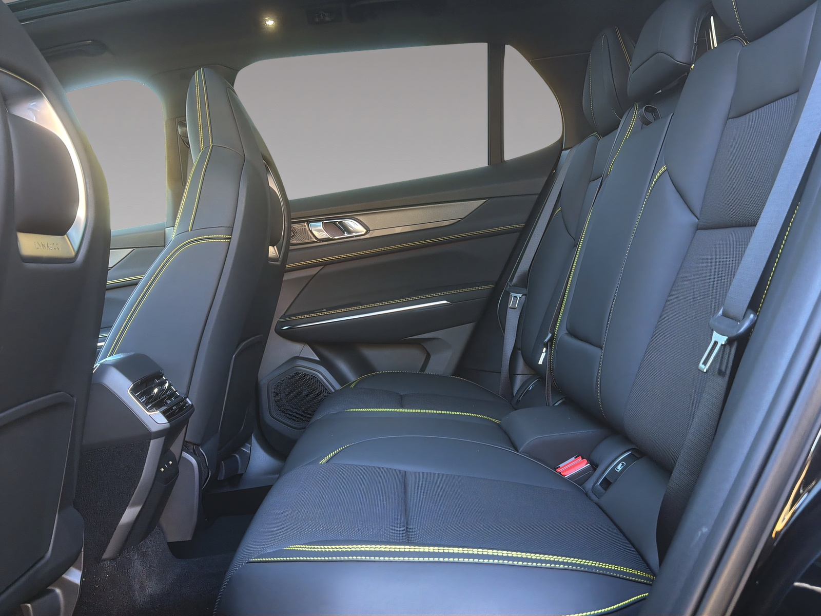 LYNK & CO 01 1.5 PHEV More-image-19