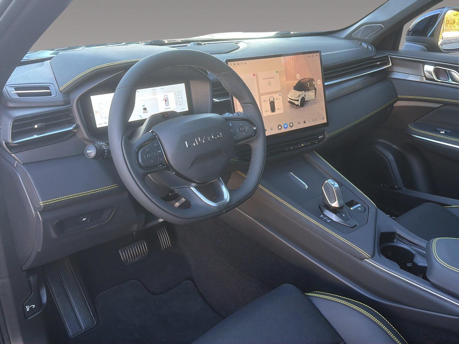 LYNK & CO 01 1.5 PHEV More-image-7