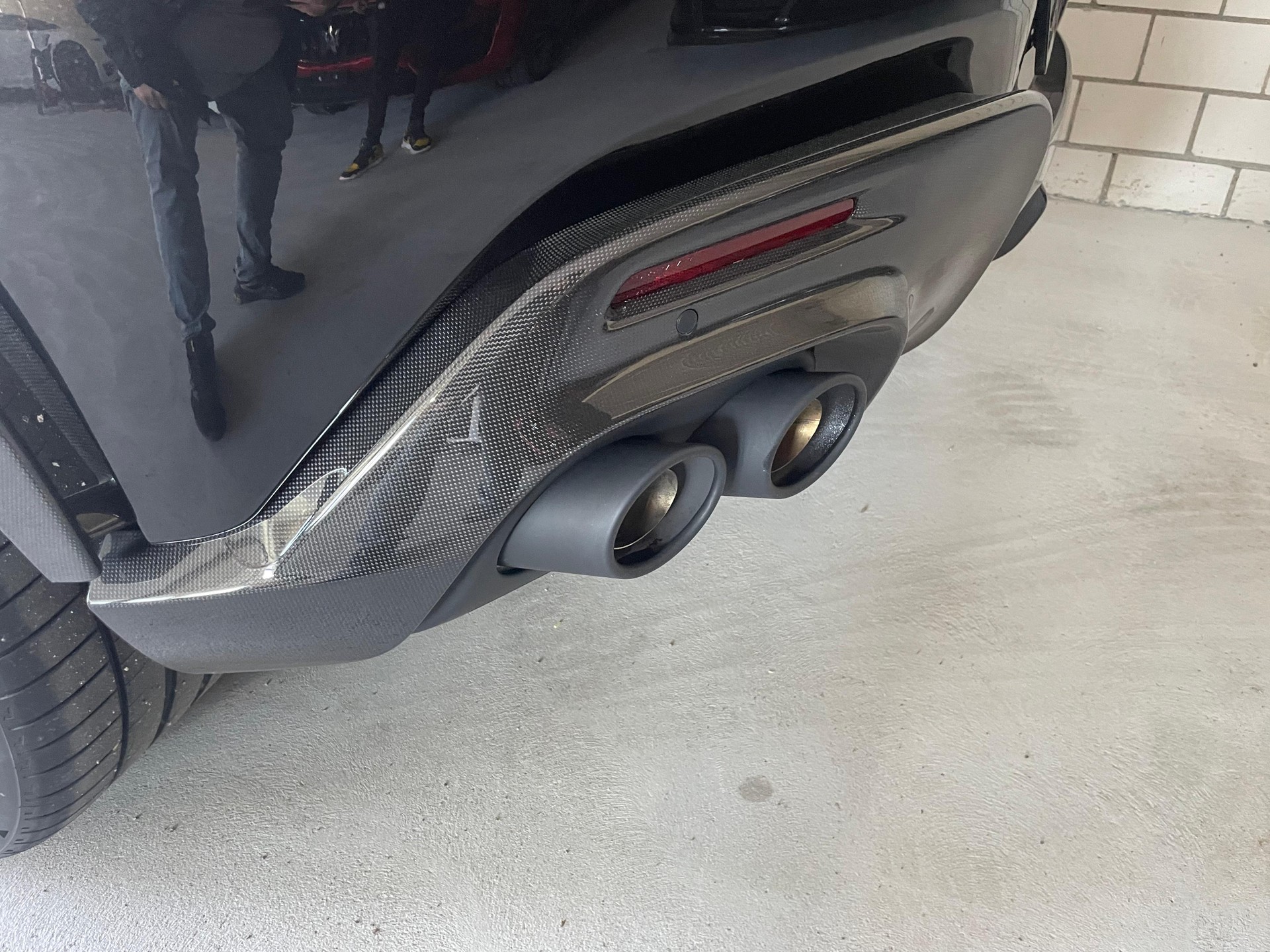 FERRARI Purosangue 6.5 V12 Sonderlackierung + Full Carbon-image-4