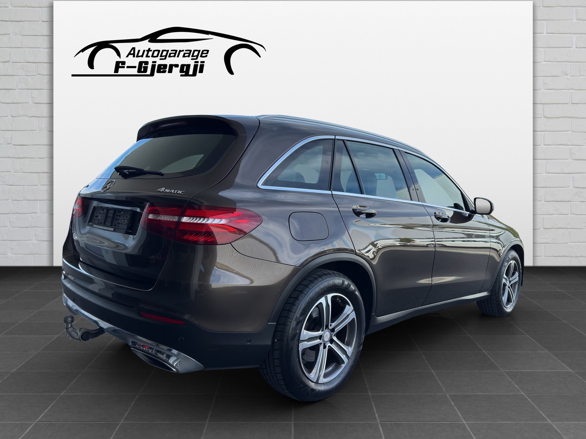MERCEDES-BENZ GLC 250 d 4Matic 9G-Tronic-showroom-element-3