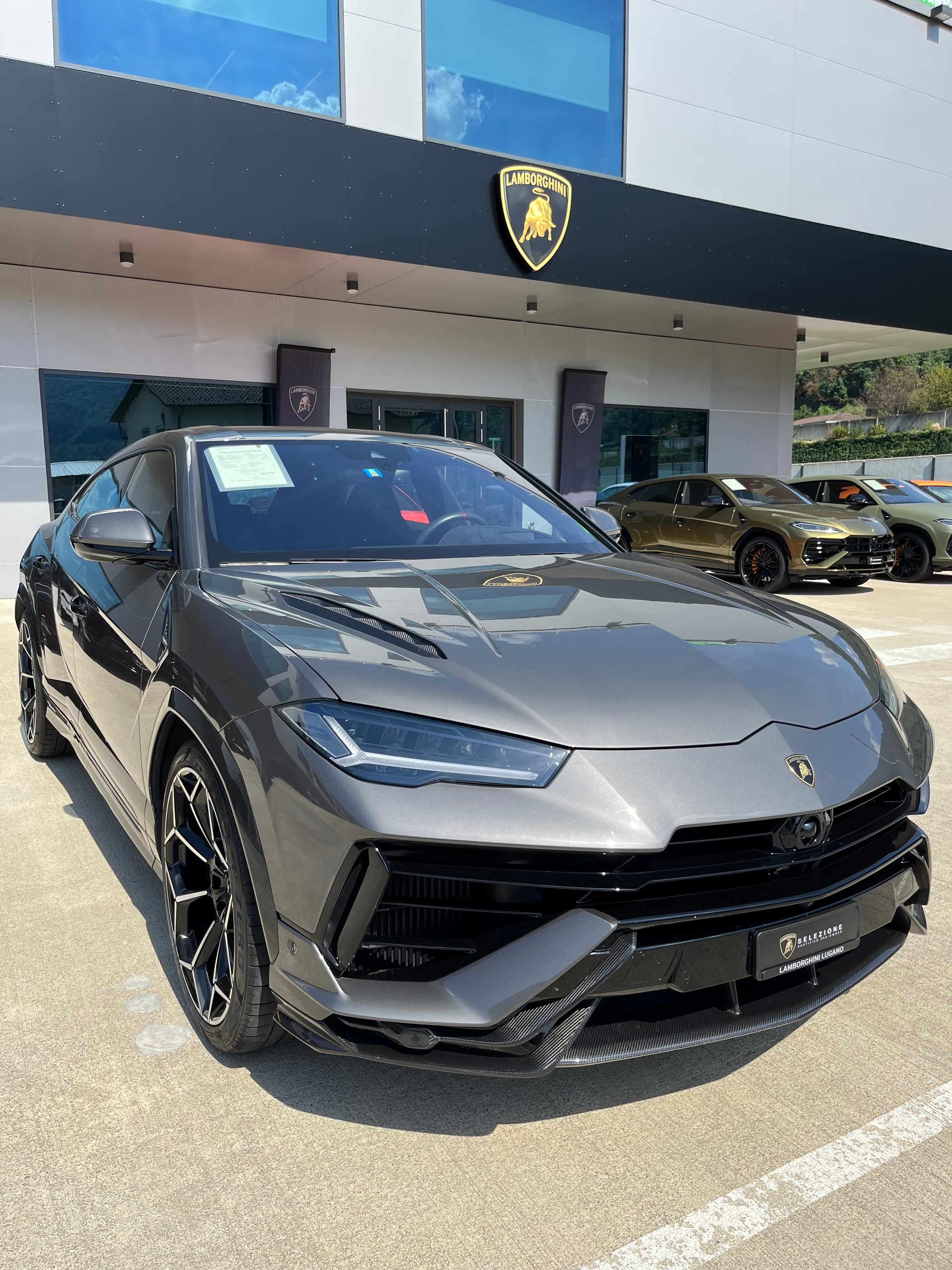 LAMBORGHINI Urus Performante MY23 - Selezione Certified Pre-Owned Certifications: 150-point check list Lamborghini Lugano-showroom-element-1