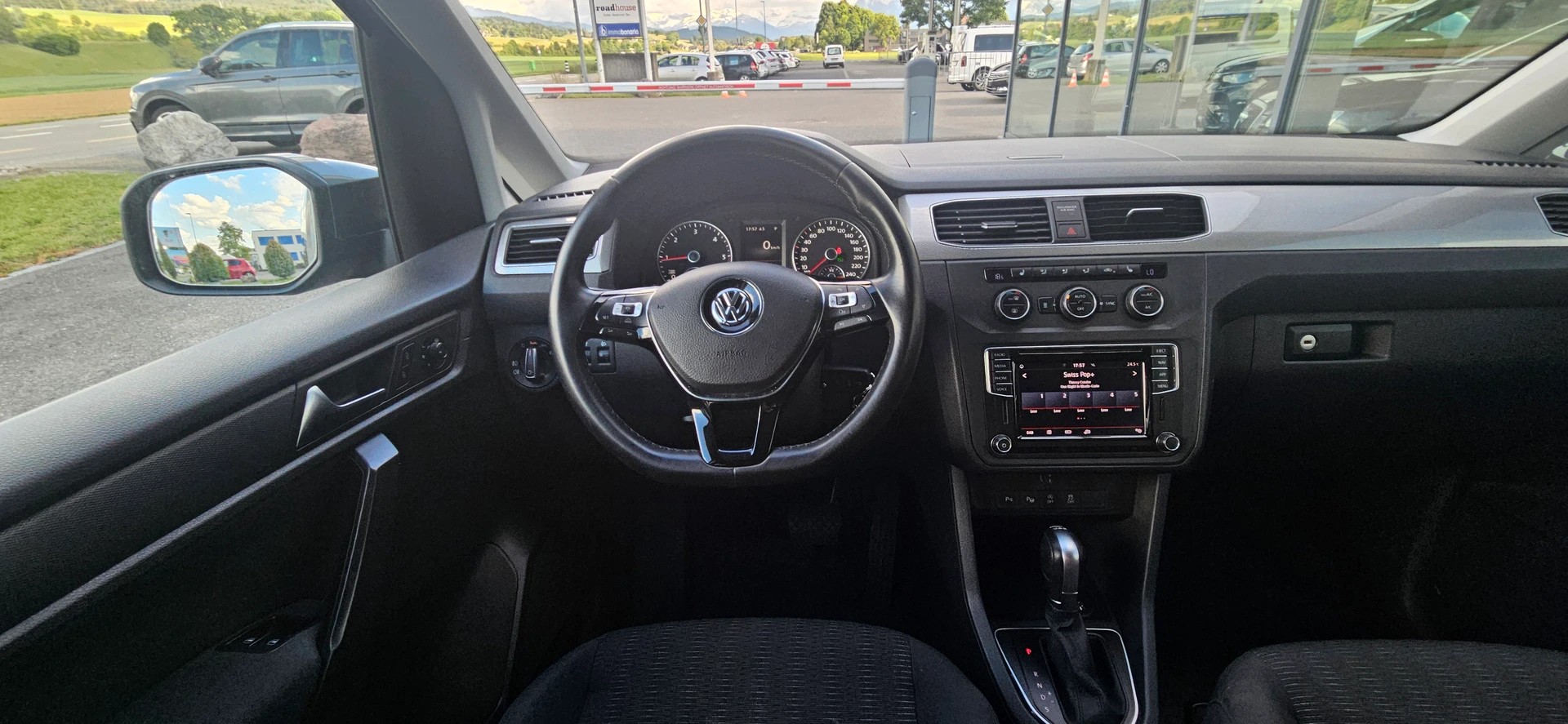 VW Caddy 2.0 TDI Trendline 4Motion DSG-image-9