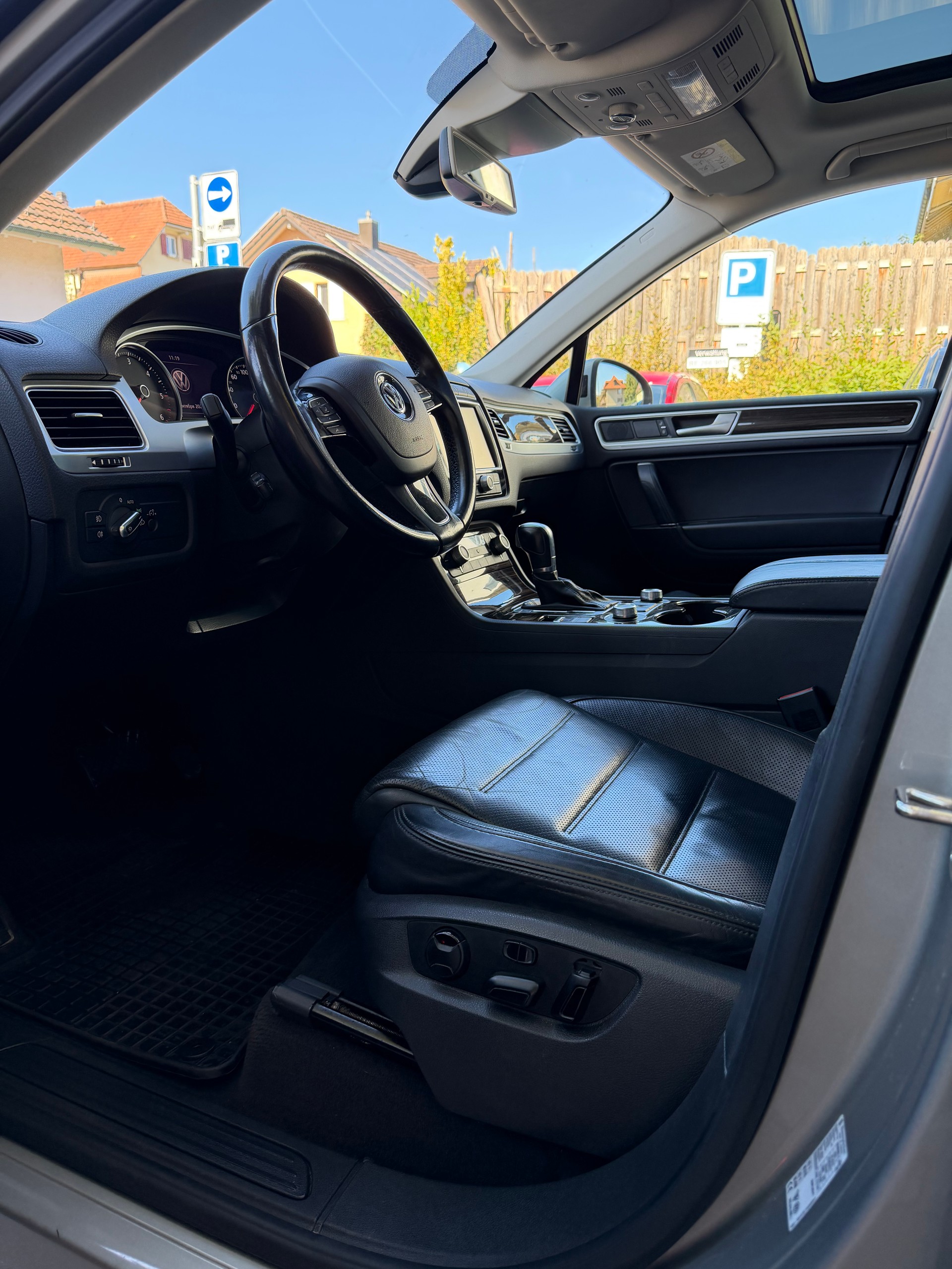 VW Touareg 3.0 TDI BlueMotion Technology Tiptronic-image-9