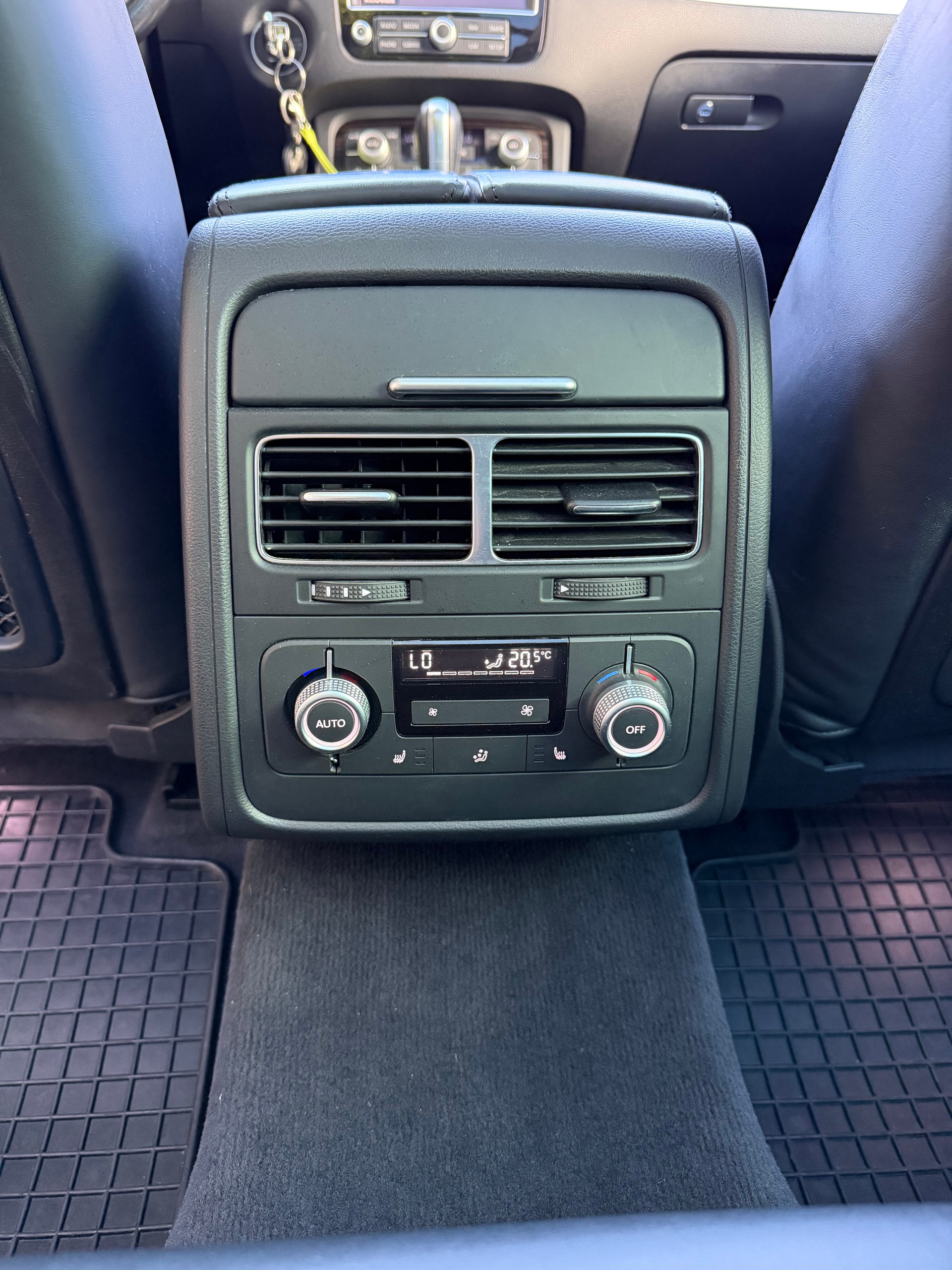 VW Touareg 3.0 TDI BlueMotion Technology Tiptronic-image-7