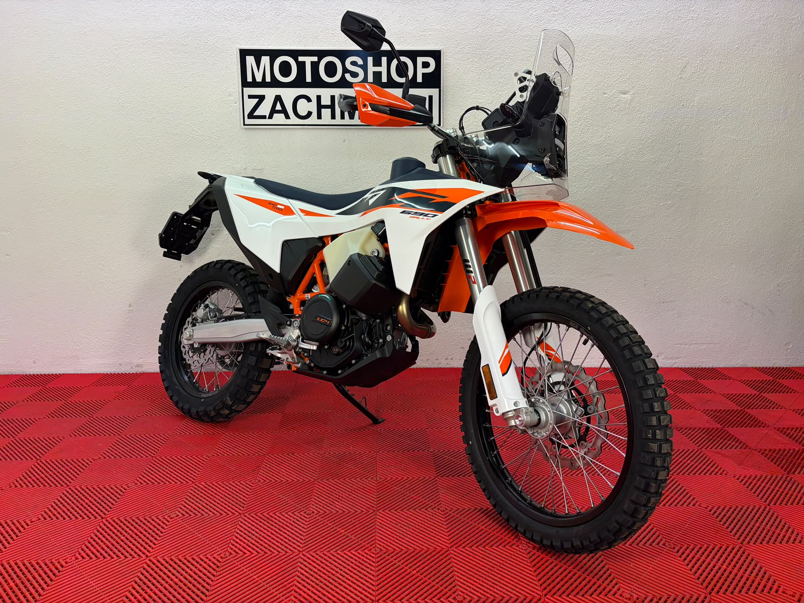 KTM 690 Rally 2027-showroom-element-1