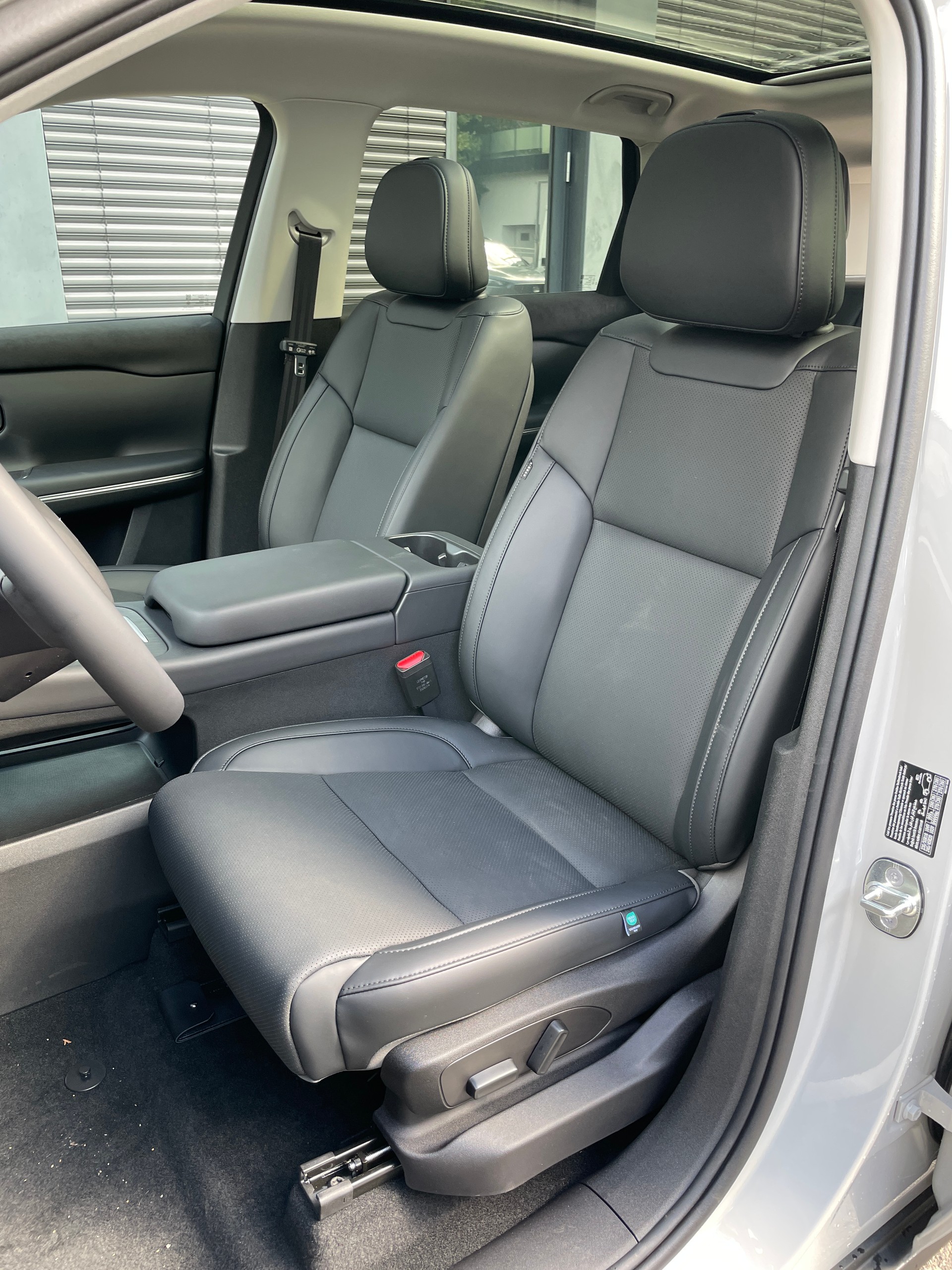 LEAPMOTOR C10 82kWh AWD ProMax Design 598hk AWD-image-12