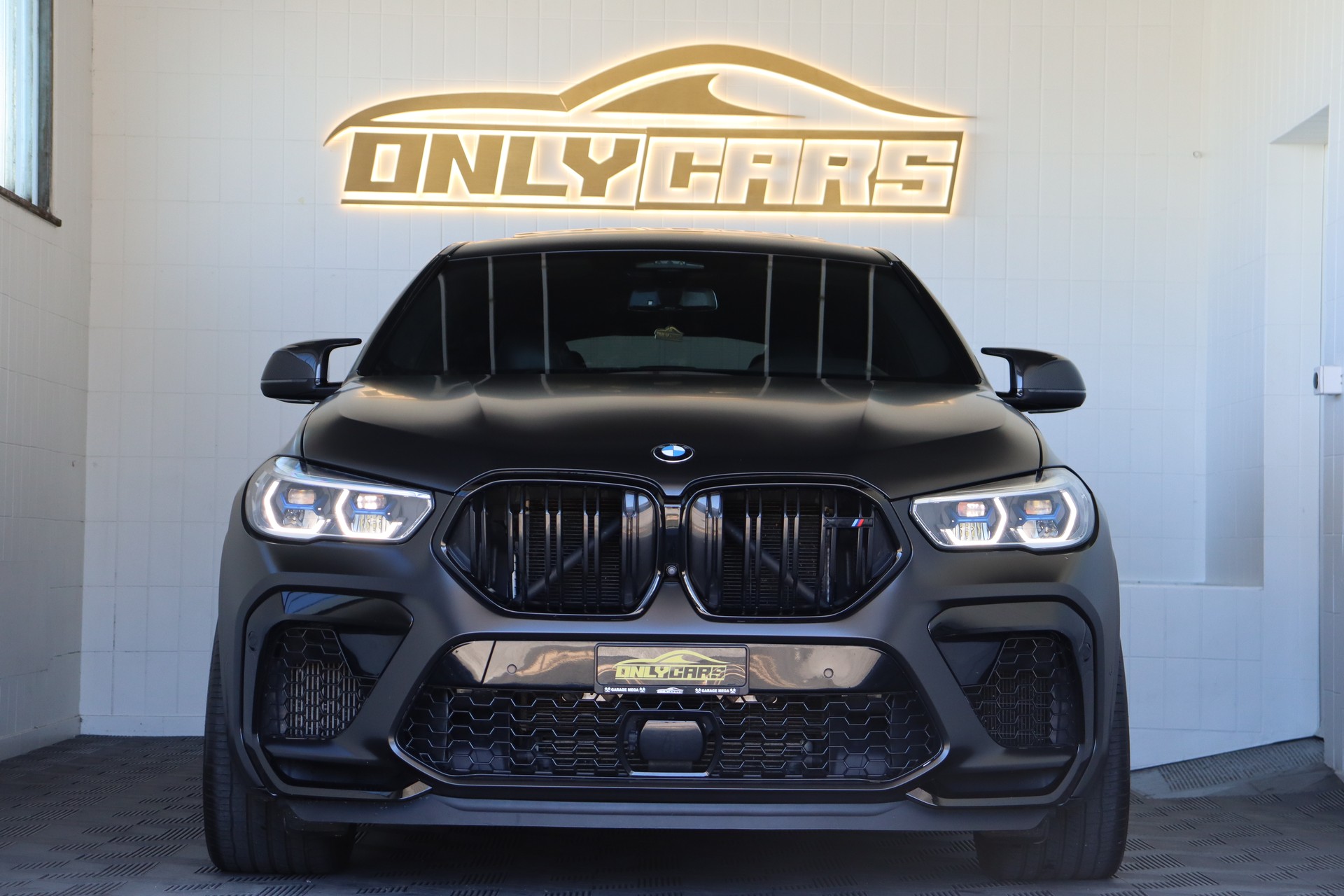 BMW X6M STEPTRONIC M COMPETITION * TIEFERGELEGT * MATTSCHWARZ * SKY-LOUNGE * FAHRASSISTENZ-PAKET *-showroom-element-1