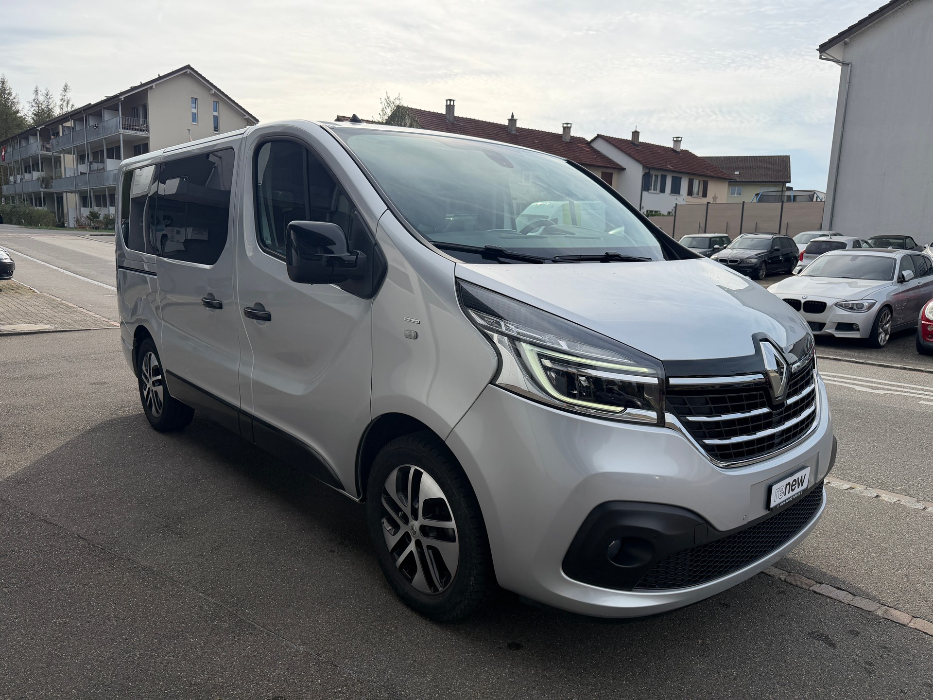 RENAULT Trafic Spaceclass 2.0 dCi Blue 170-showroom-element-2