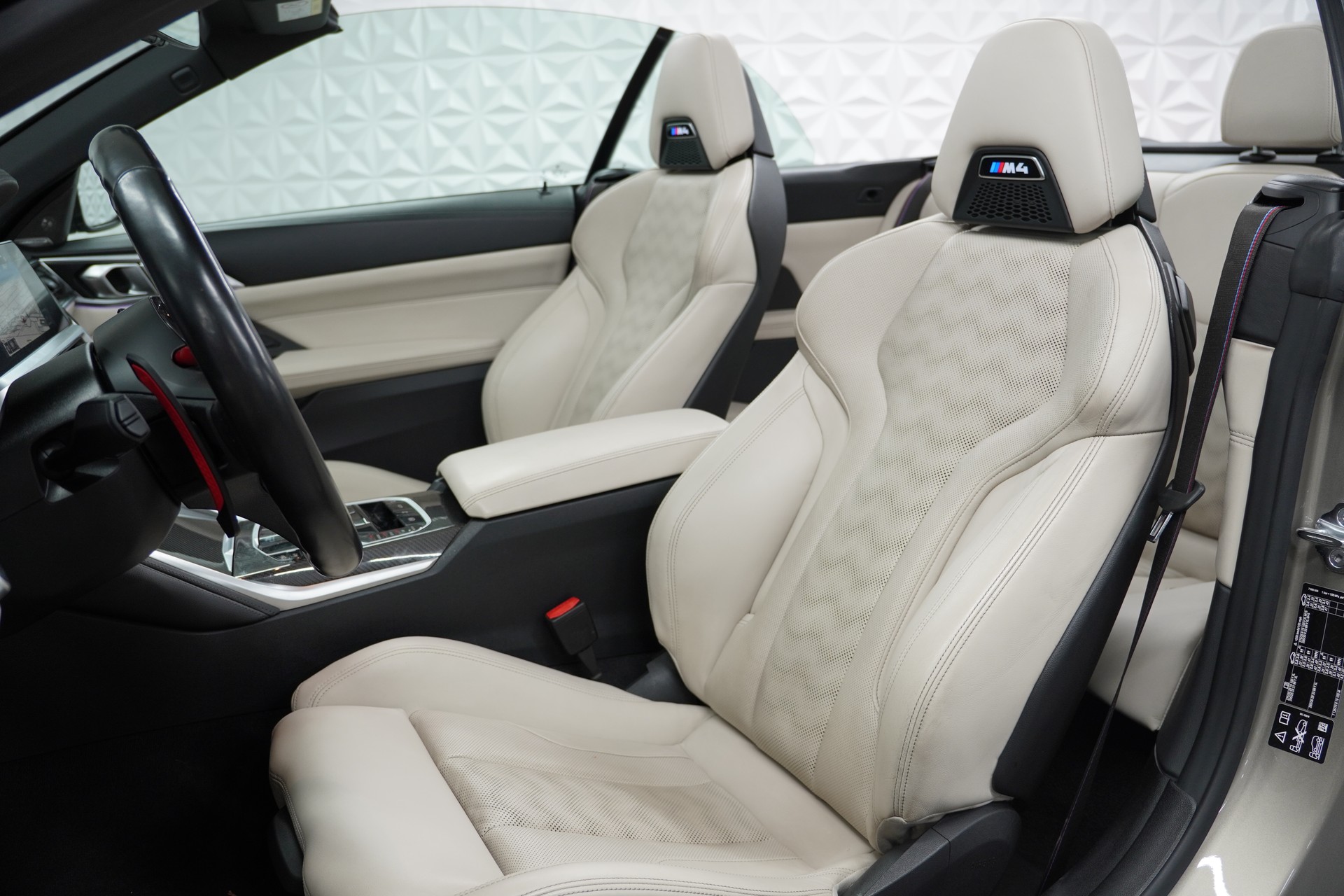 BMW M4 Cabrio Competition M xDrive-image-10