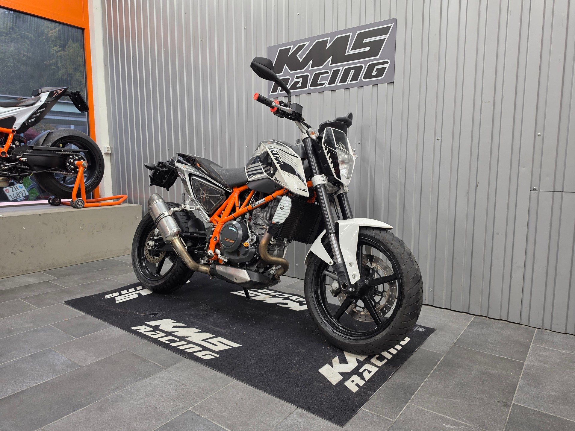 KTM 690 Duke ABS-image-4
