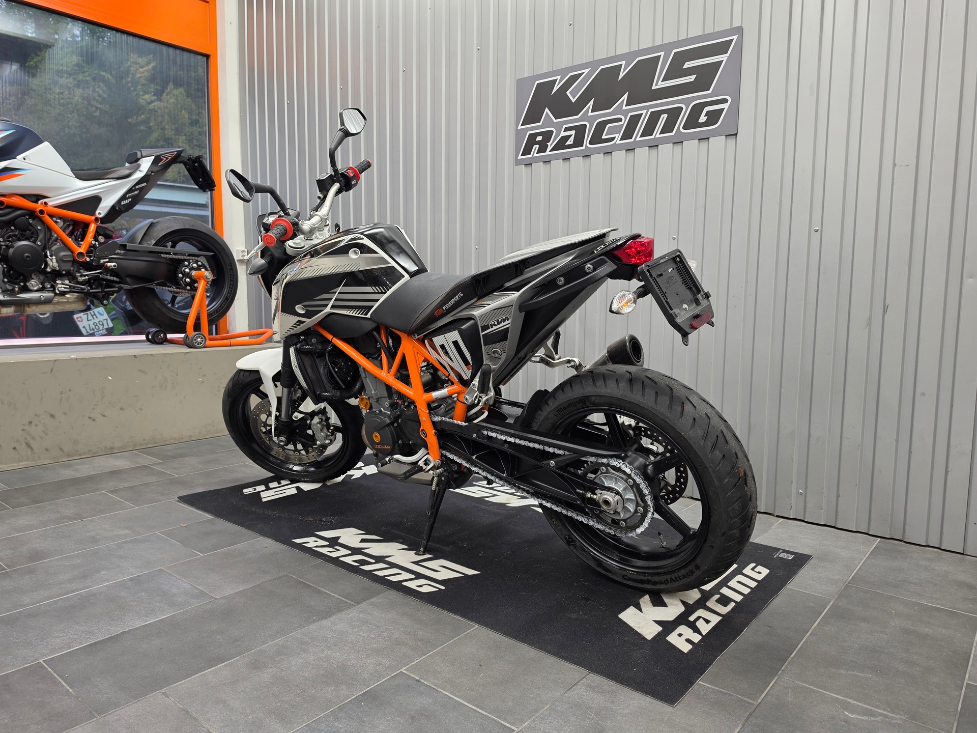 KTM 690 Duke ABS-image-3
