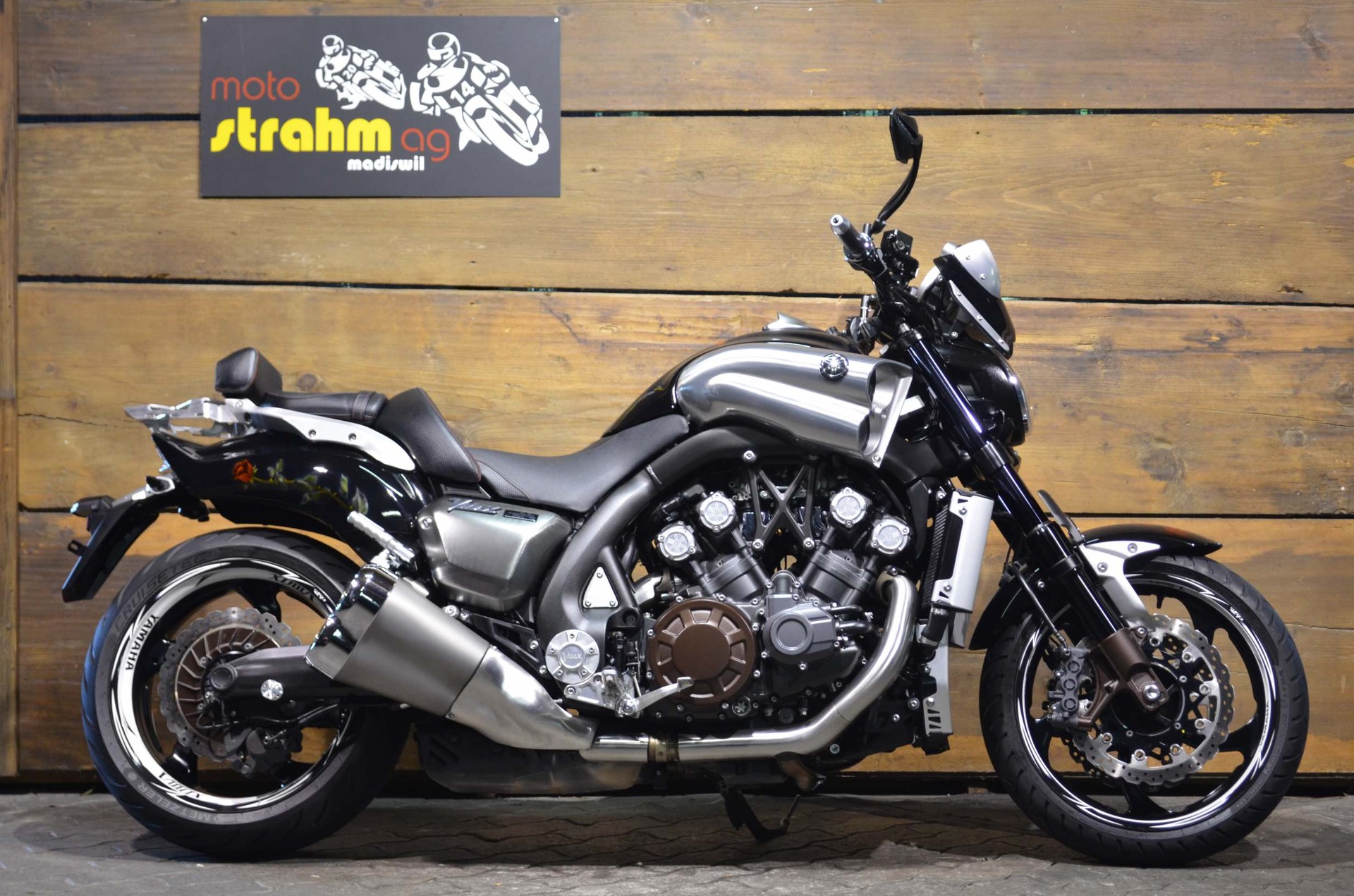 YAMAHA V-MAX VMX 1700-image-1