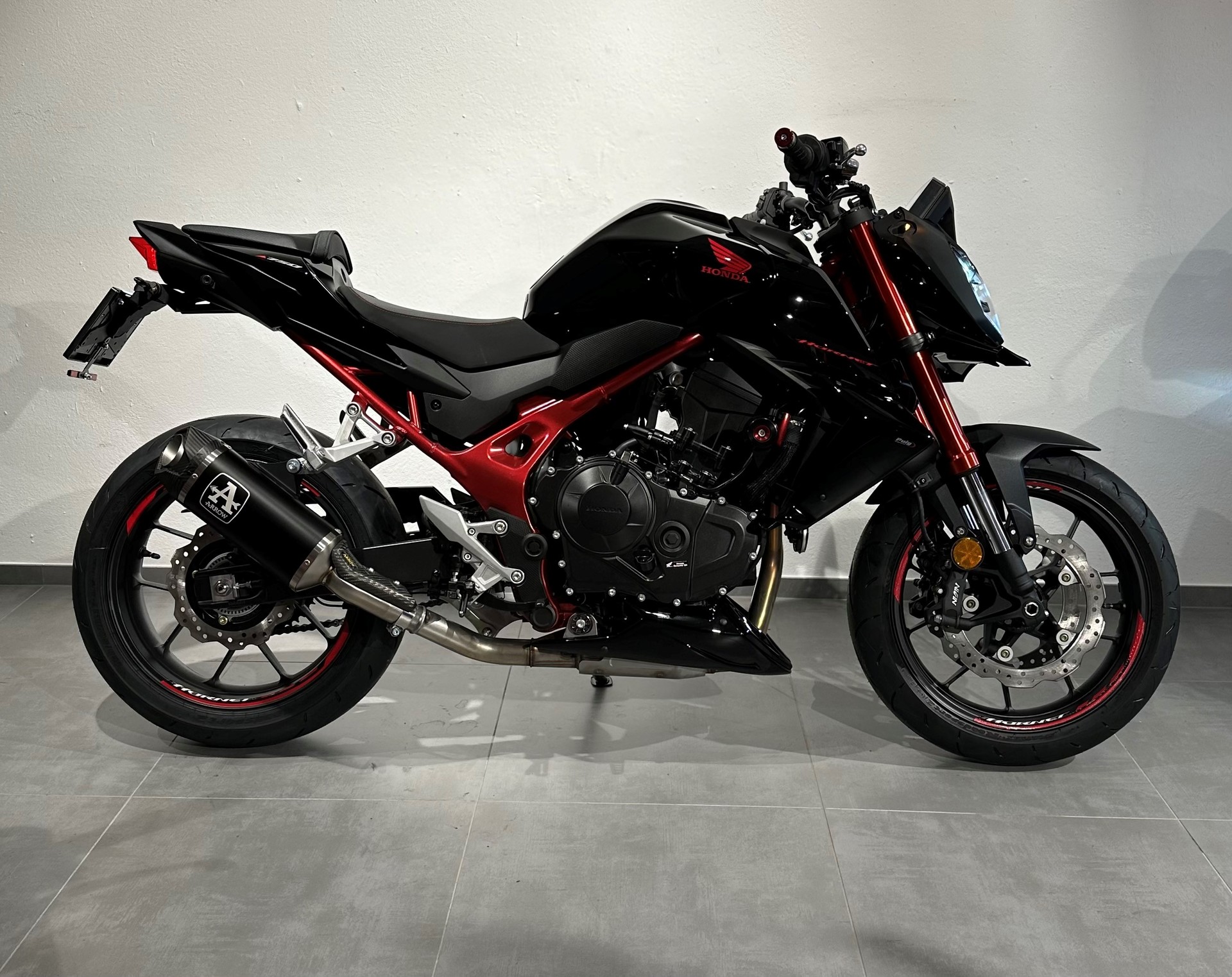 HONDA CB 750 Hornet-image-9
